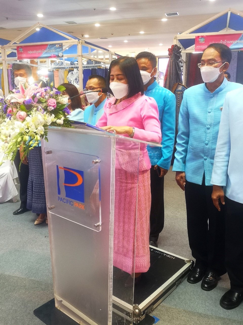 ?พช.ยโสธร เดินหน้าขับเคลื่อนเศรษฐกิจฐานราก กระตุ้นเศรษฐกิจ “จัดงานแสดงและจำหน่ายผลิตภัณฑ์ OTOP ต่างจังหวัด” ใน เทศกาลของดีเมืองบั้งไฟวิถียโสธร ณ ศูนย์การค้าแปซิฟิค พาร์ค (ชั้น B) อำเภอศรีราชา จังหวัดชลบุรี