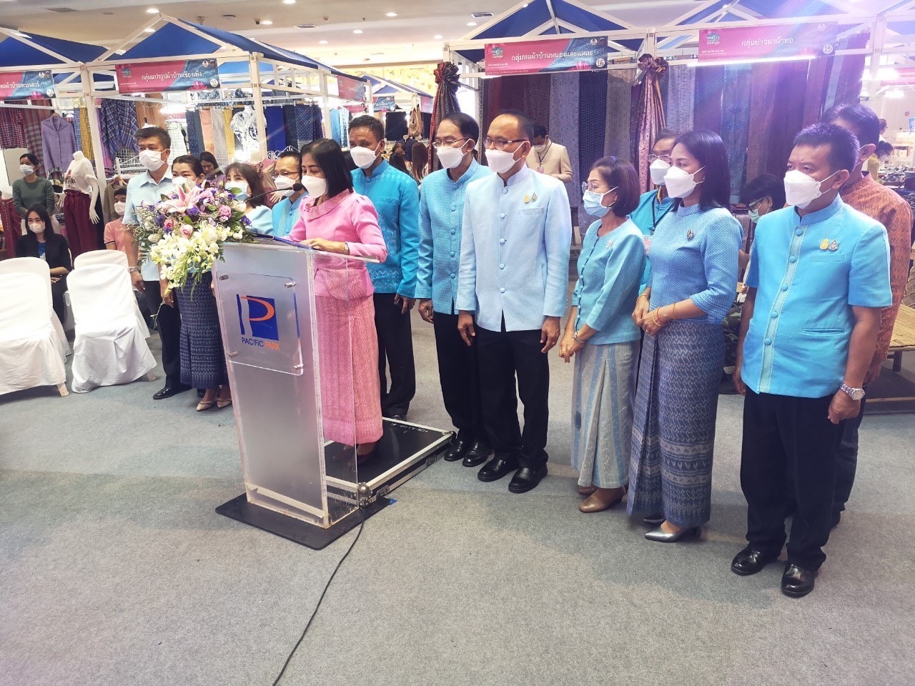 ?พช.ยโสธร เดินหน้าขับเคลื่อนเศรษฐกิจฐานราก กระตุ้นเศรษฐกิจ “จัดงานแสดงและจำหน่ายผลิตภัณฑ์ OTOP ต่างจังหวัด” ใน เทศกาลของดีเมืองบั้งไฟวิถียโสธร ณ ศูนย์การค้าแปซิฟิค พาร์ค (ชั้น B) อำเภอศรีราชา จังหวัดชลบุรี