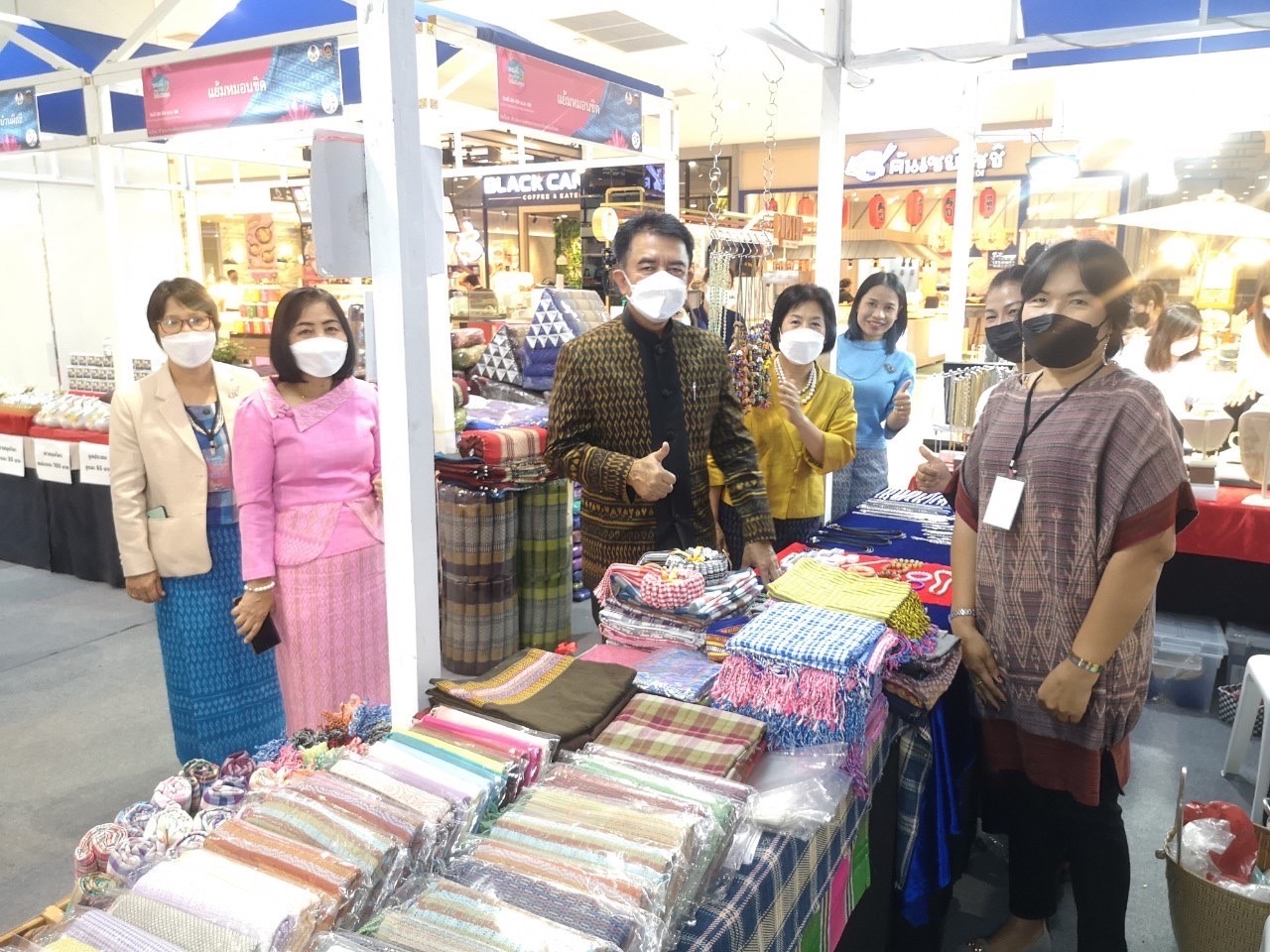 ?พช.ยโสธร เดินหน้าขับเคลื่อนเศรษฐกิจฐานราก กระตุ้นเศรษฐกิจ “จัดงานแสดงและจำหน่ายผลิตภัณฑ์ OTOP ต่างจังหวัด” ใน เทศกาลของดีเมืองบั้งไฟวิถียโสธร ณ ศูนย์การค้าแปซิฟิค พาร์ค (ชั้น B) อำเภอศรีราชา จังหวัดชลบุรี