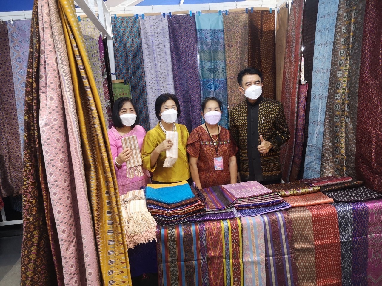 ?พช.ยโสธร เดินหน้าขับเคลื่อนเศรษฐกิจฐานราก กระตุ้นเศรษฐกิจ “จัดงานแสดงและจำหน่ายผลิตภัณฑ์ OTOP ต่างจังหวัด” ใน เทศกาลของดีเมืองบั้งไฟวิถียโสธร ณ ศูนย์การค้าแปซิฟิค พาร์ค (ชั้น B) อำเภอศรีราชา จังหวัดชลบุรี