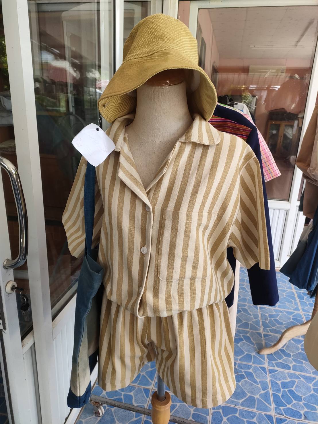 ?พช.ยโสธร ติดตามสนับสนุน การพัฒนาและยกระดับ กลุ่มผู้ผลิต ผู้ประกอบการ OTOP ประเภทผ้าและเครื่องแต่งกาย กลุ่มทอผ้านาสะแบง หมู่ 6 ต.โนนเปือย อ.กุดชุม และกลุ่ม otop กลุ่มแจ่วบองแม่จร ผลิตภัณฑ์ม่อนส้ม บ้านนาสะแบง ม.6 ต.โนนเปือย อ.กุดชุม