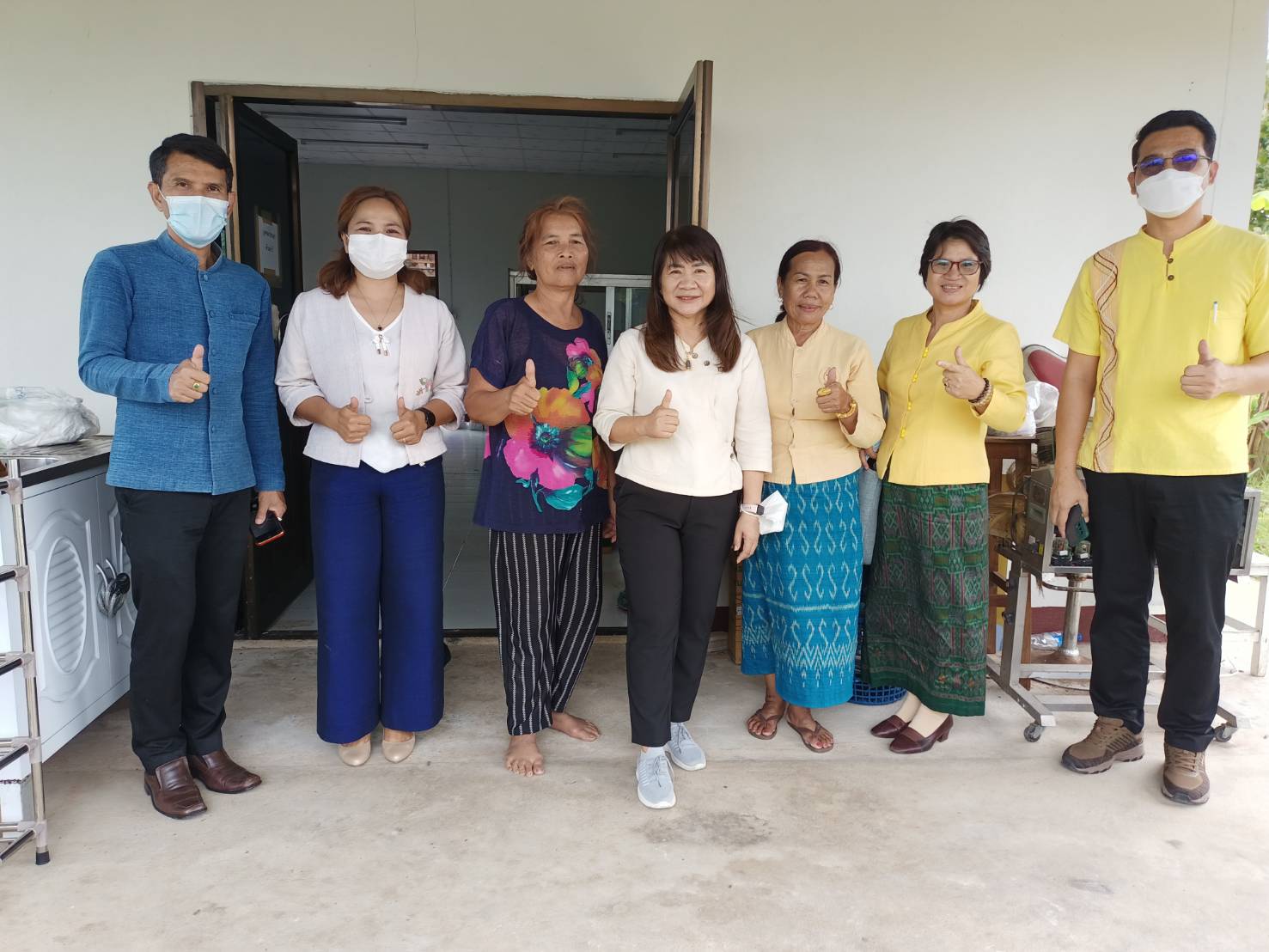 ?พช.ยโสธร ติดตามสนับสนุน การพัฒนาและยกระดับ กลุ่มผู้ผลิต ผู้ประกอบการ OTOP ประเภทผ้าและเครื่องแต่งกาย กลุ่มทอผ้านาสะแบง หมู่ 6 ต.โนนเปือย อ.กุดชุม และกลุ่ม otop กลุ่มแจ่วบองแม่จร ผลิตภัณฑ์ม่อนส้ม บ้านนาสะแบง ม.6 ต.โนนเปือย อ.กุดชุม