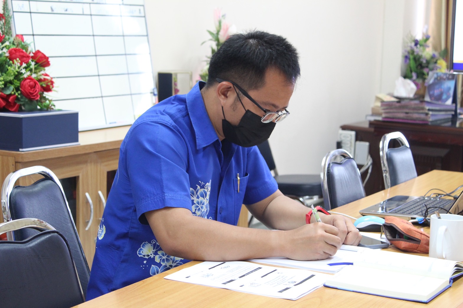 ?พช.ยโสธรร่วมประชุม การยืนยันลูกหนี้เงินทุนหมุนเวียน กองทุนพัฒนาบทบาทสตรี ผ่านระบบออนไลน์ (Zoom cloud Meeting)