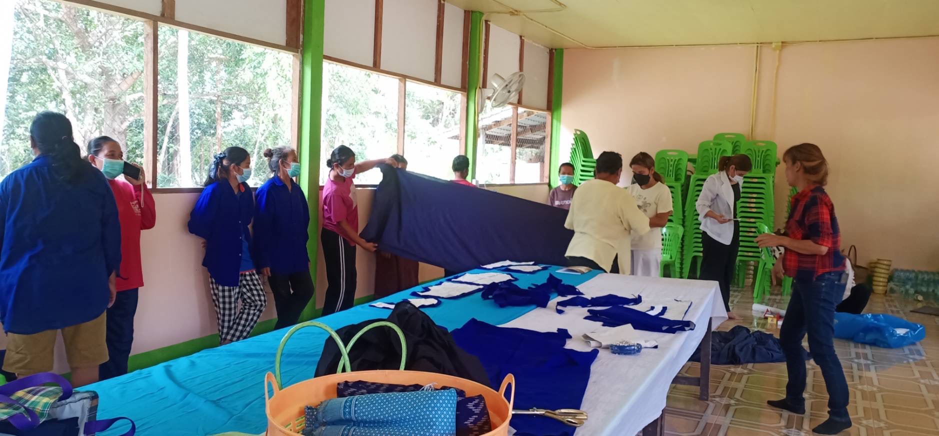 พช.ยโสธร ติดตามสนับสนุน การพัฒนาและยกระดับ กลุ่มผู้ผลิต ผู้ประกอบการ OTOP ประเภทผ้าและเครื่องแต่งกาย กลุ่มวิสาหกิจชุมชนกลุ่มพระเสาร์ Thai silk ต.พระเสาร์ อ.มหาชนะชัย และกลุ่มสตรีทอผ้าฟ้าห่วน หมู่ 1 ต.ฟ้าห่วน อ.ค้อวัง จังหวัดยโสธร