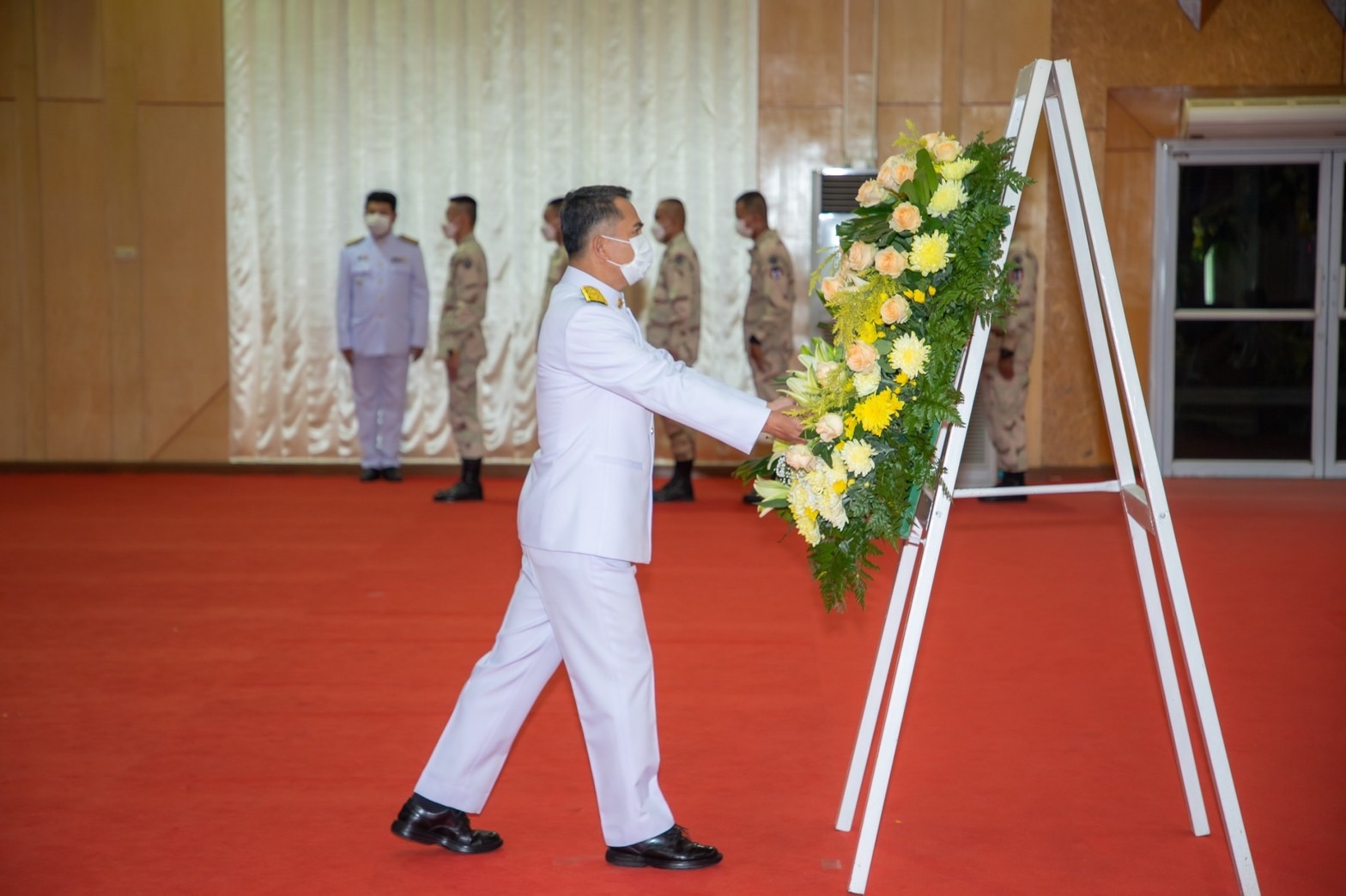 พช.ยโสธร ร่วมพิธีวางพวงมาลาถวายราชกุศล กิจกรรมน้อมรำลึกในพระมหากรุณาธิคุณเนื่องในวันคล้ายวันสวรรคตพระบาทสมเด็จพระบรมชนกาธิเบศร มหาภูมิพลอดุลยเดชมหาราช บรมนาถบพิตร