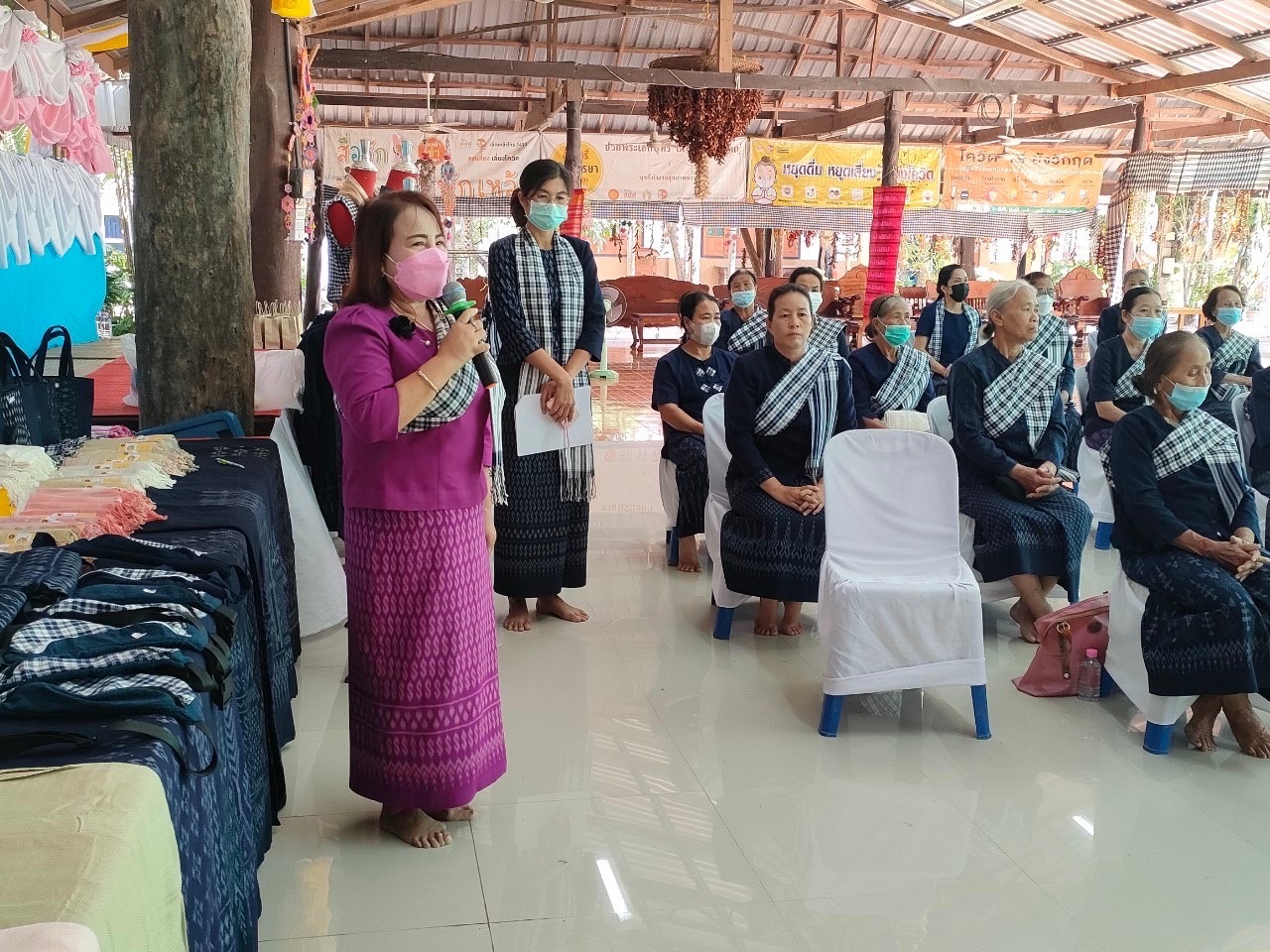 ?พช.ยโสธร ลงพื้นที่คัดเลือกกลุ่มผู้ผลิต ผู้ประกอบการ OTOP ตามโครงการ ส่งเสริมผลิตภัณฑ์ด้านการท่องเที่ยว กิจกรรมหลัก พัฒนายกระดับคุณภาพผ้าทอ