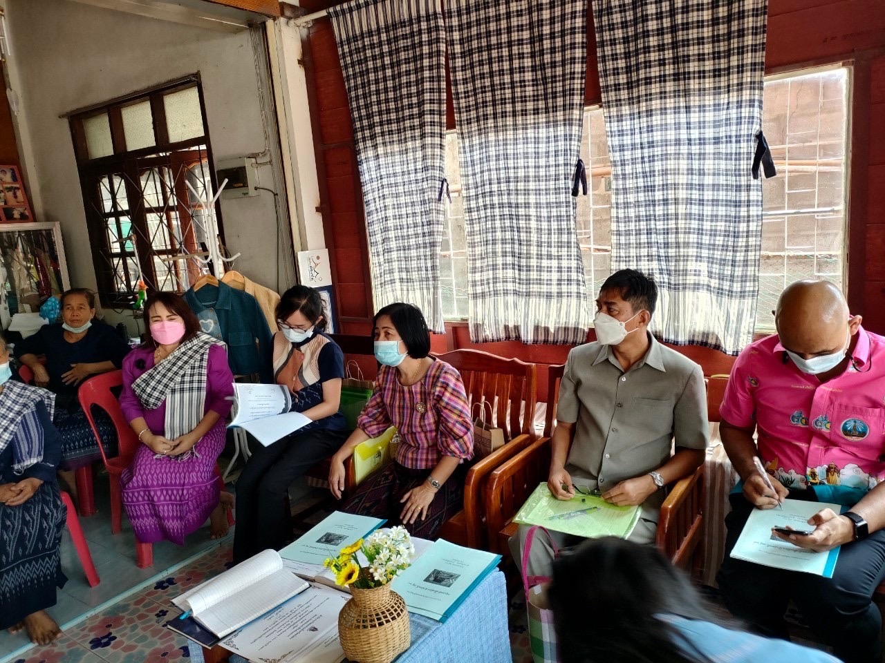 ?พช.ยโสธร ลงพื้นที่คัดเลือกกลุ่มผู้ผลิต ผู้ประกอบการ OTOP ตามโครงการ ส่งเสริมผลิตภัณฑ์ด้านการท่องเที่ยว กิจกรรมหลัก พัฒนายกระดับคุณภาพผ้าทอ