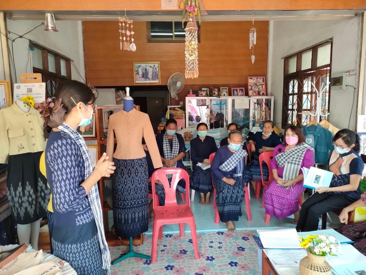 ?พช.ยโสธร ลงพื้นที่คัดเลือกกลุ่มผู้ผลิต ผู้ประกอบการ OTOP ตามโครงการ ส่งเสริมผลิตภัณฑ์ด้านการท่องเที่ยว กิจกรรมหลัก พัฒนายกระดับคุณภาพผ้าทอ