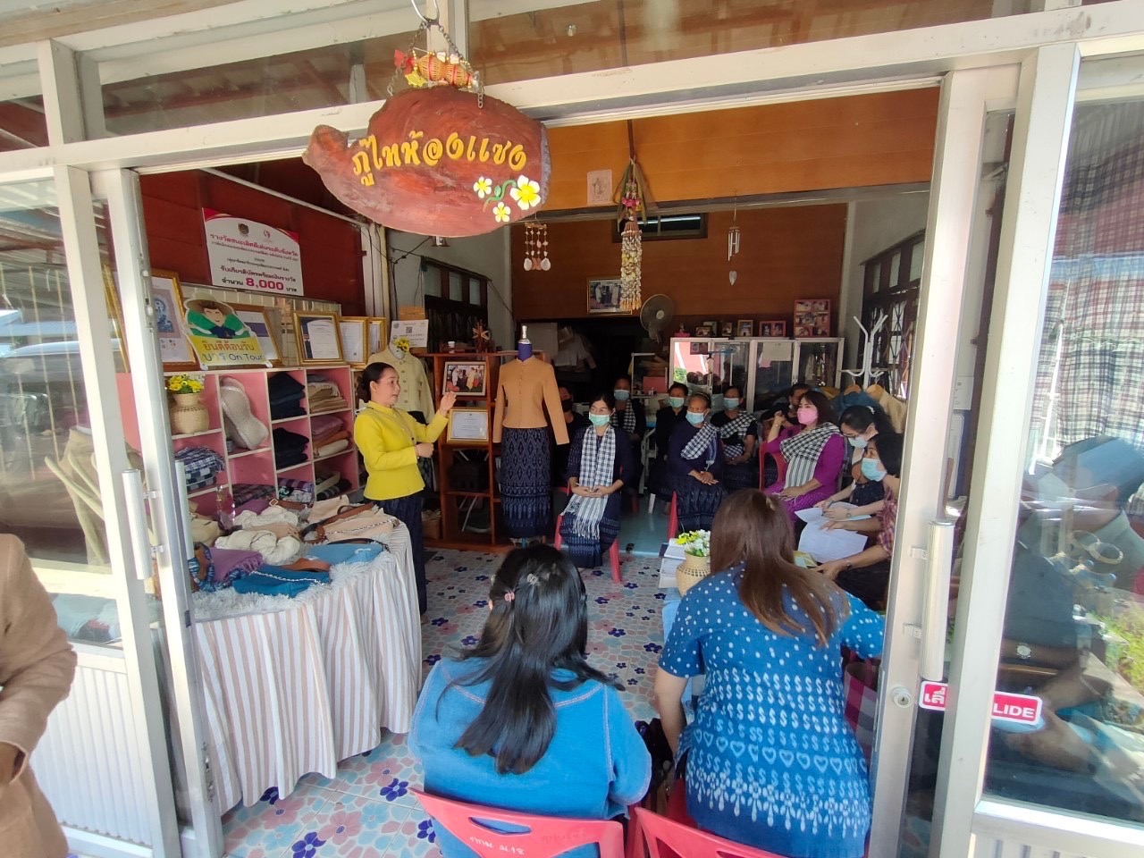 ?พช.ยโสธร ลงพื้นที่คัดเลือกกลุ่มผู้ผลิต ผู้ประกอบการ OTOP ตามโครงการ ส่งเสริมผลิตภัณฑ์ด้านการท่องเที่ยว กิจกรรมหลัก พัฒนายกระดับคุณภาพผ้าทอ