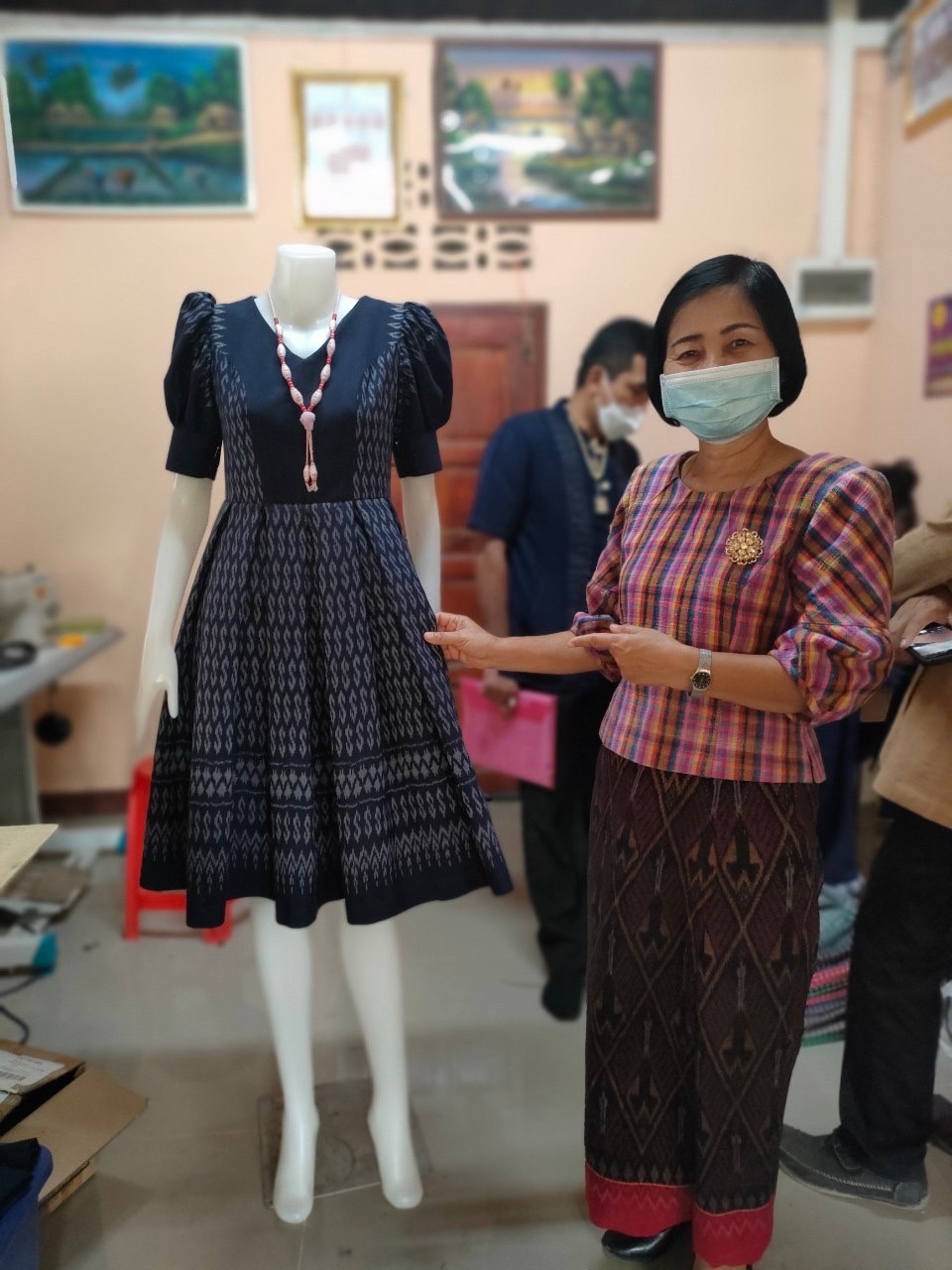 ?พช.ยโสธร ลงพื้นที่คัดเลือกกลุ่มผู้ผลิต ผู้ประกอบการ OTOP ตามโครงการ ส่งเสริมผลิตภัณฑ์ด้านการท่องเที่ยว กิจกรรมหลัก พัฒนายกระดับคุณภาพผ้าทอ