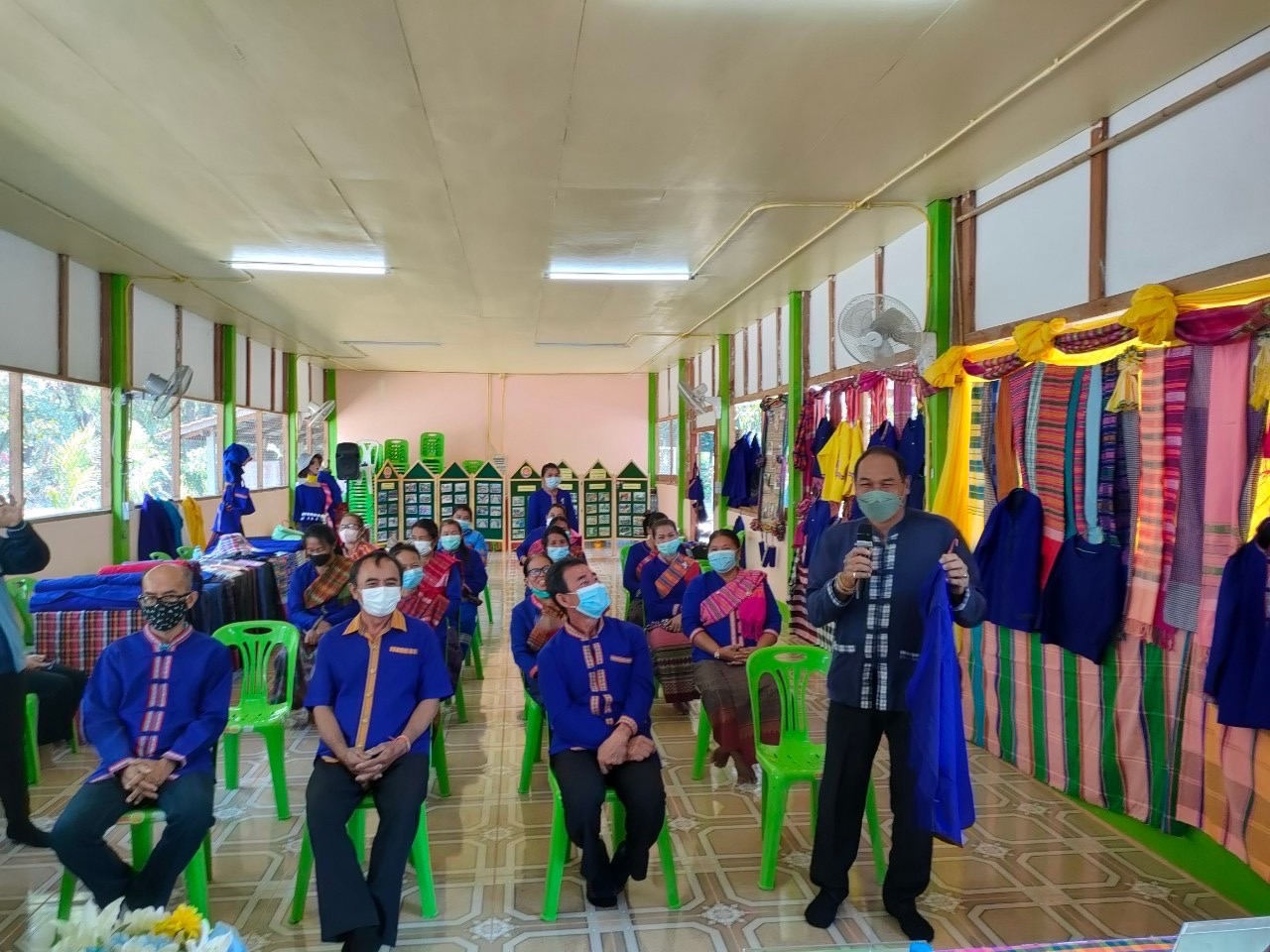 พช.ยโสธร ลงพื้นที่คัดเลือกกลุ่มผู้ผลิต ผู้ประกอบการ OTOP ตามโครงการ ส่งเสริมผลิตภัณฑ์ด้านการท่องเที่ยว กิจกรรมหลัก พัฒนายกระดับคุณภาพผ้าทอ