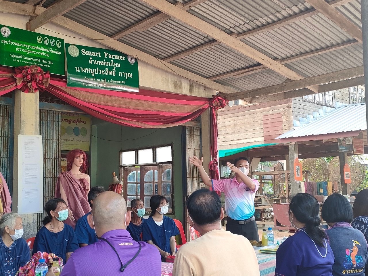 พช.ยโสธร ลงพื้นที่คัดเลือกกลุ่มผู้ผลิต ผู้ประกอบการ OTOP ตามโครงการ ส่งเสริมผลิตภัณฑ์ด้านการท่องเที่ยว กิจกรรมหลัก พัฒนายกระดับคุณภาพผ้าทอ