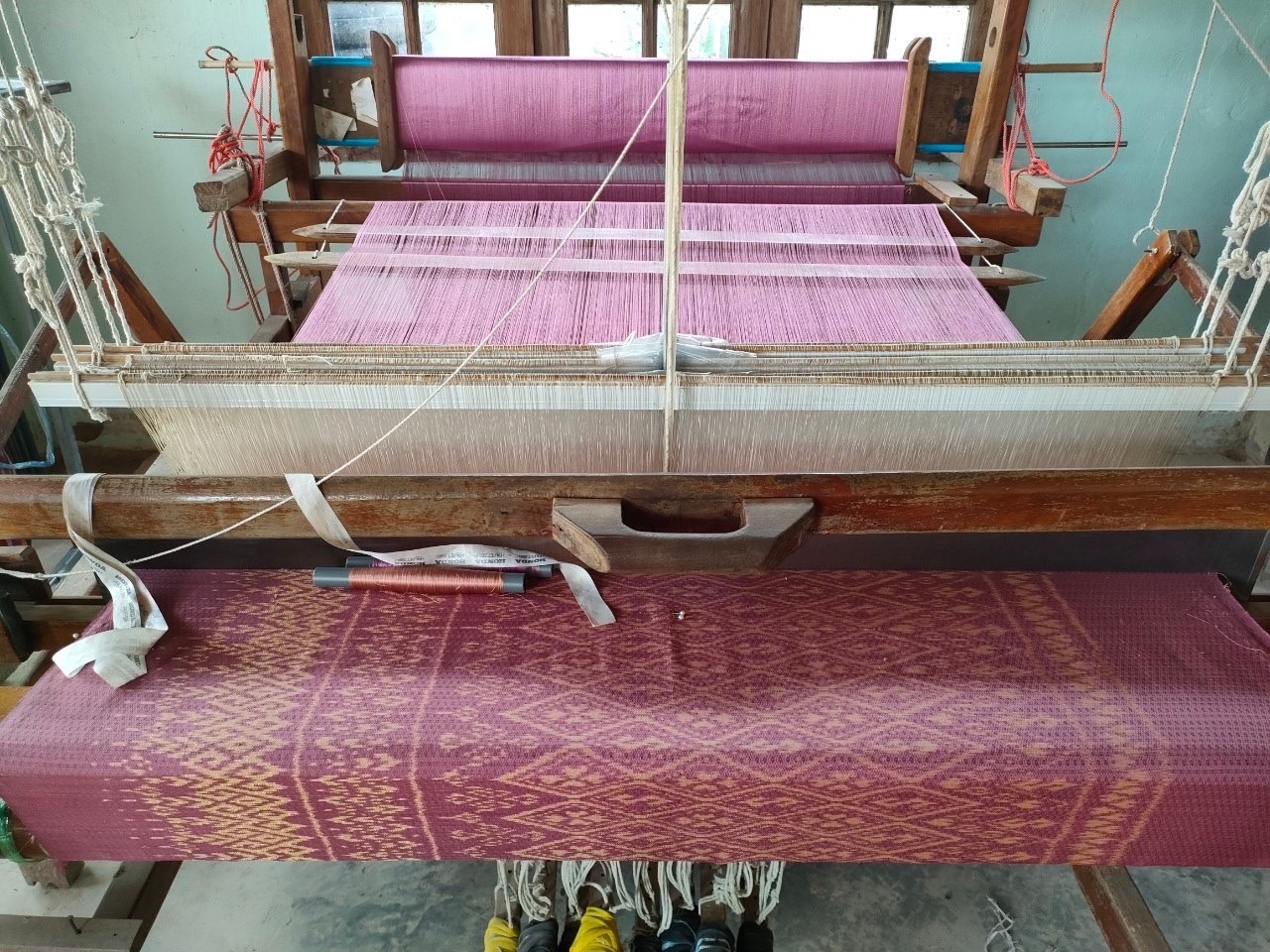 พช.ยโสธร ลงพื้นที่คัดเลือกกลุ่มผู้ผลิต ผู้ประกอบการ OTOP ตามโครงการ ส่งเสริมผลิตภัณฑ์ด้านการท่องเที่ยว กิจกรรมหลัก พัฒนายกระดับคุณภาพผ้าทอ