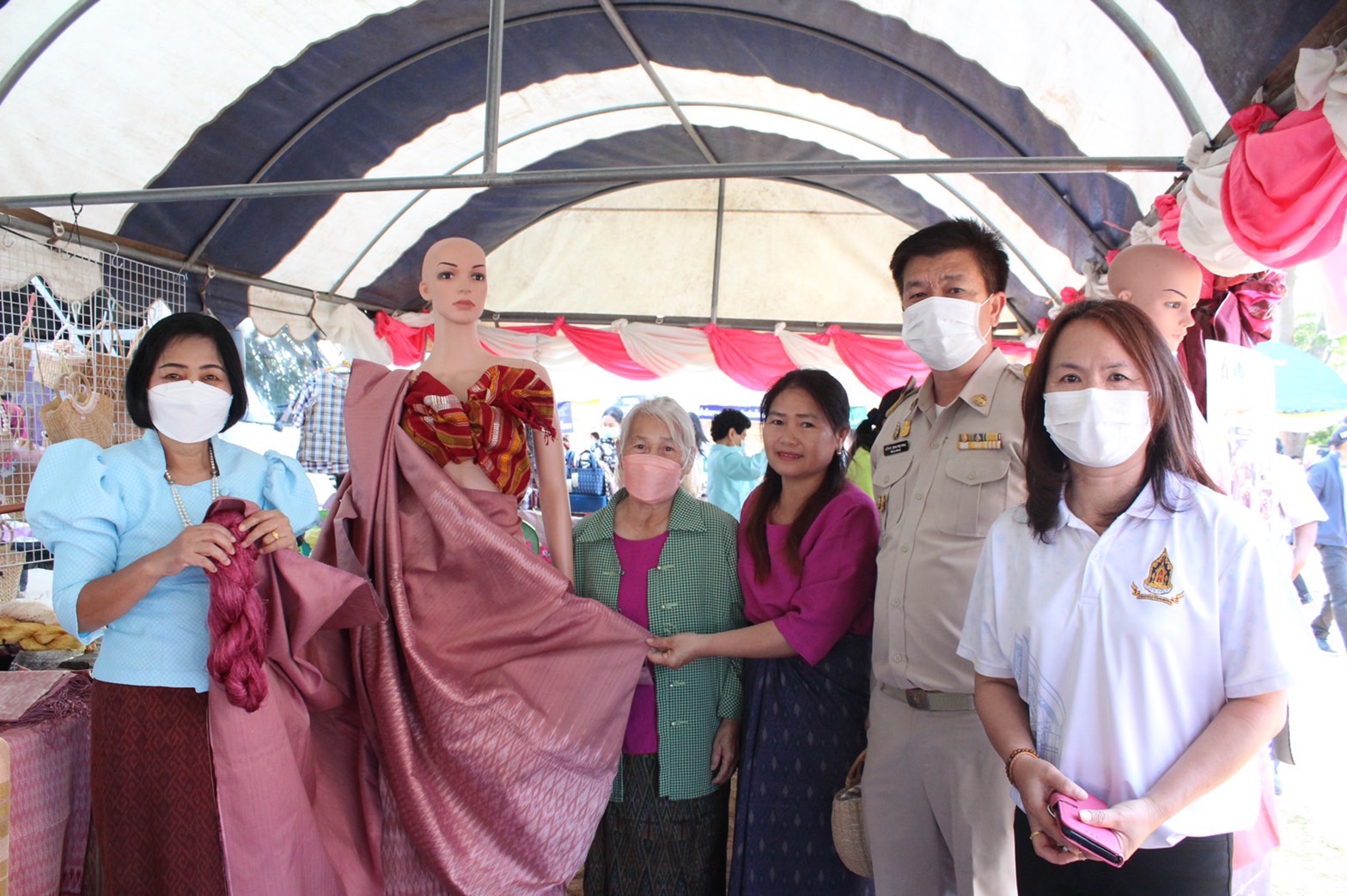 ?พช.ยโสธร ร่วมกิจกรรมหน่วยแพทย์อาสา สมเด็จพระศรีนครินทราบรมราชชนนี (พอ.สว.)ร่วมกับโครงการจังหวัดเคลื่อนที่ “เพิ่มรอยยิ้ม เติมความสุข ให้คนยโสธร”