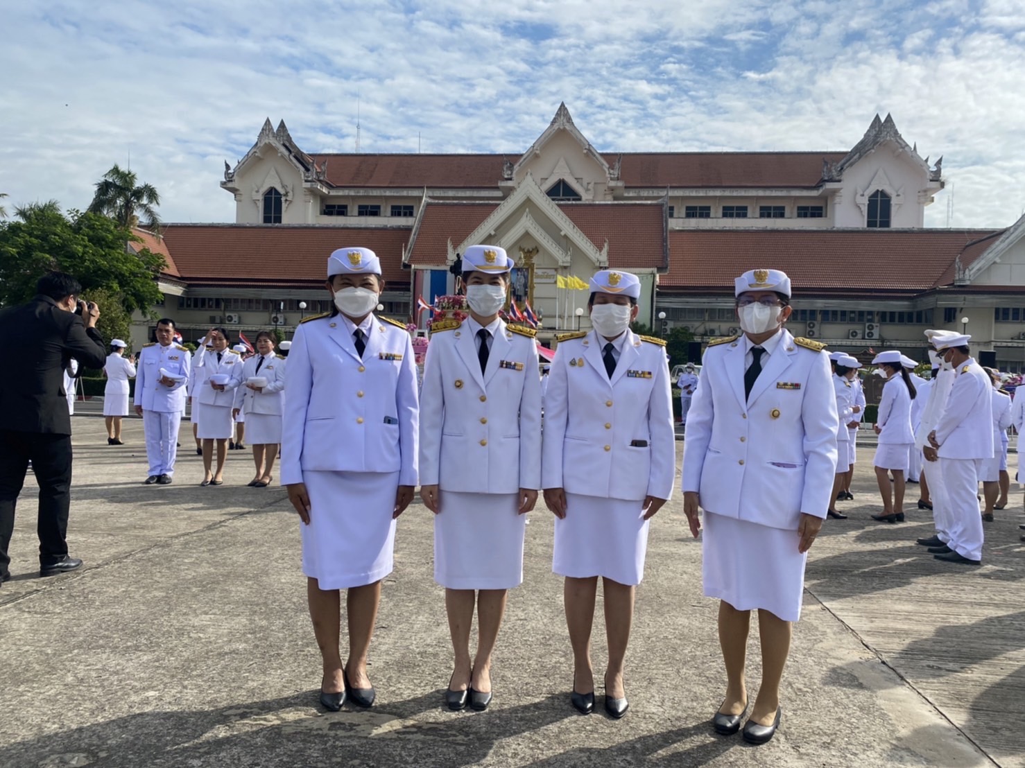 พช. ยโสธร ร่วมพิธีวางพวงมาลาถวายราชสักการะพระบรมราชานุสาวรีย์ พระบาทสมเด็จพระจุลจอมเกล้าเจ้าอยู่หัว ในวันปิยมหาราช