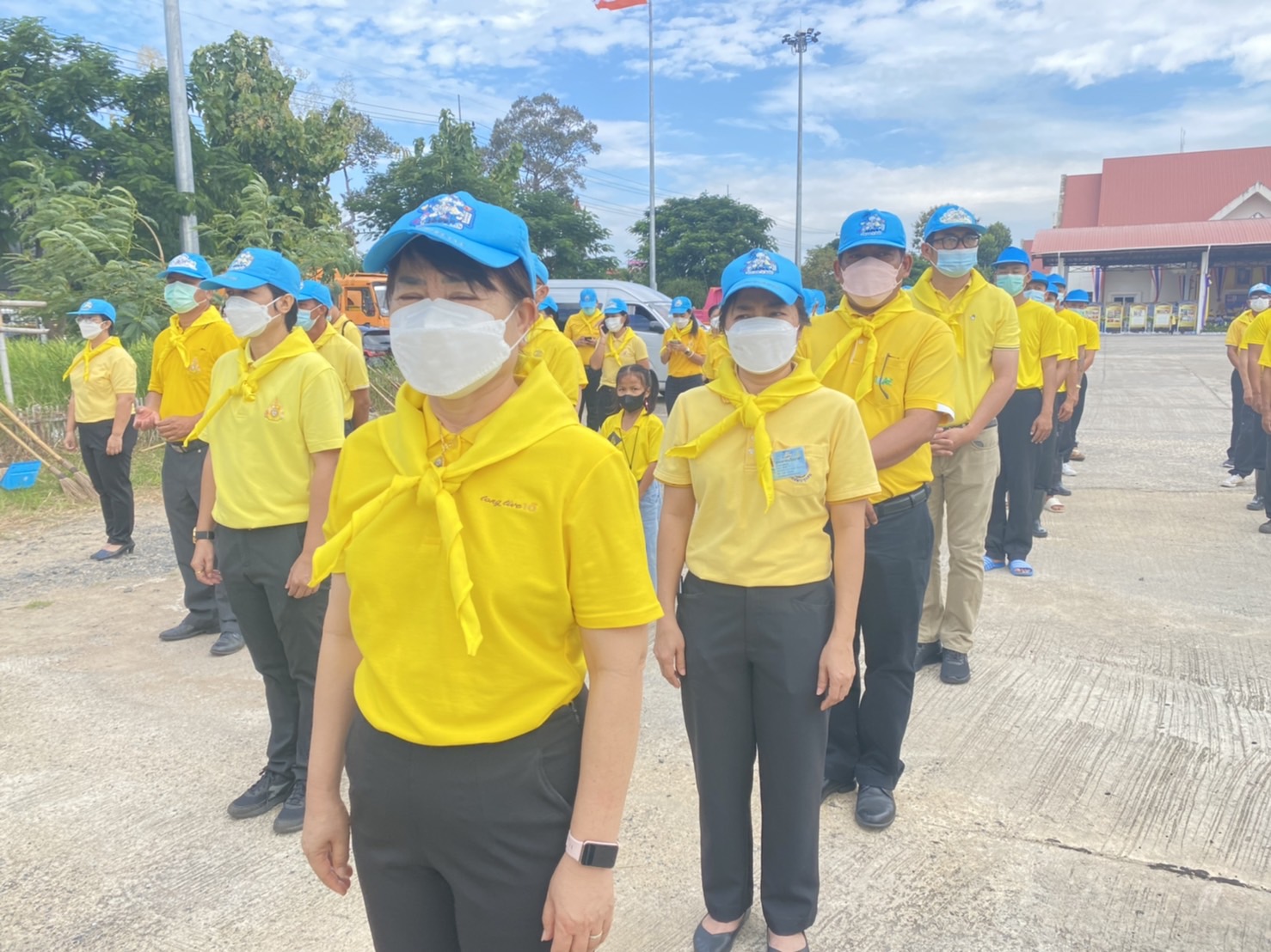 พช. ยโสธร ร่วมพิธีวางพวงมาลาถวายราชสักการะพระบรมราชานุสาวรีย์ พระบาทสมเด็จพระจุลจอมเกล้าเจ้าอยู่หัว ในวันปิยมหาราช