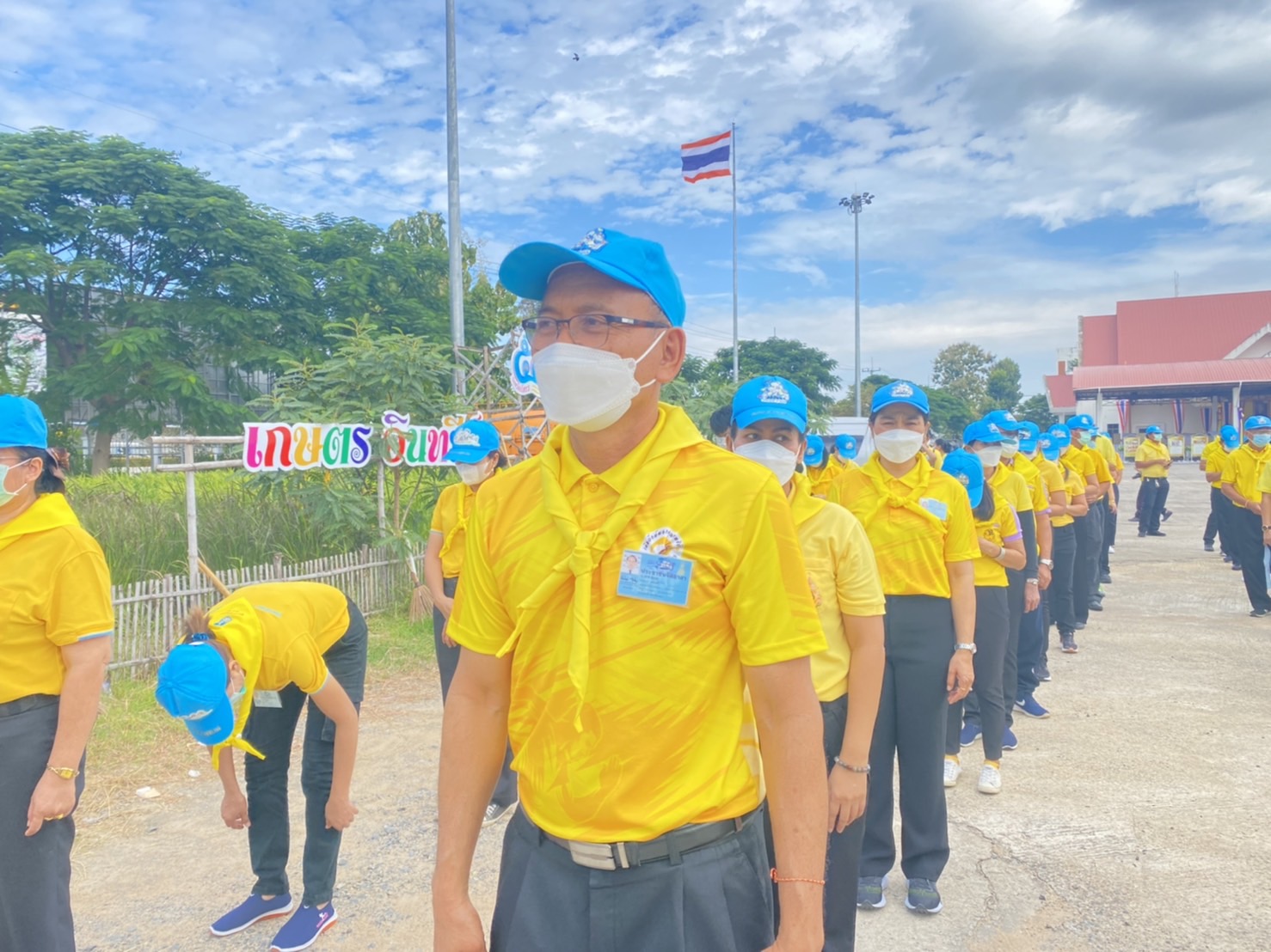 พช. ยโสธร ร่วมพิธีวางพวงมาลาถวายราชสักการะพระบรมราชานุสาวรีย์ พระบาทสมเด็จพระจุลจอมเกล้าเจ้าอยู่หัว ในวันปิยมหาราช