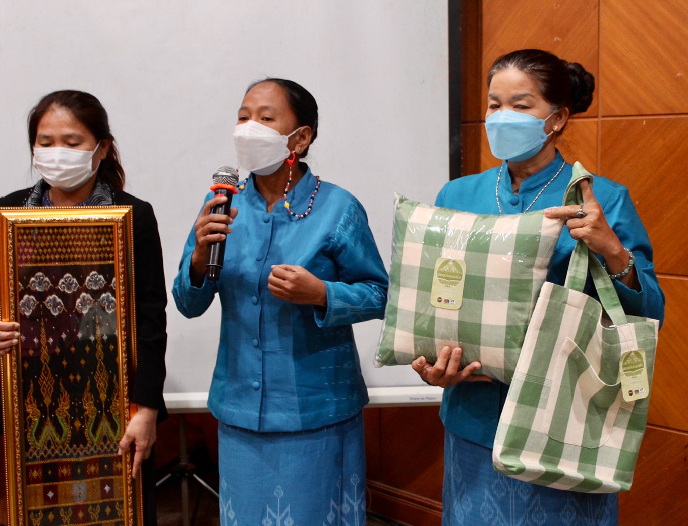 ?พช.ยโสธร เดินหน้าขับเคลื่อนเศรษฐกิจฐานราก เพิ่มศักยภาพ พัฒนายกระดับคุณภาพผ้าทอ ผู้ผลิตผู้ประกอบการ OTOP จังหวัดยโสธร