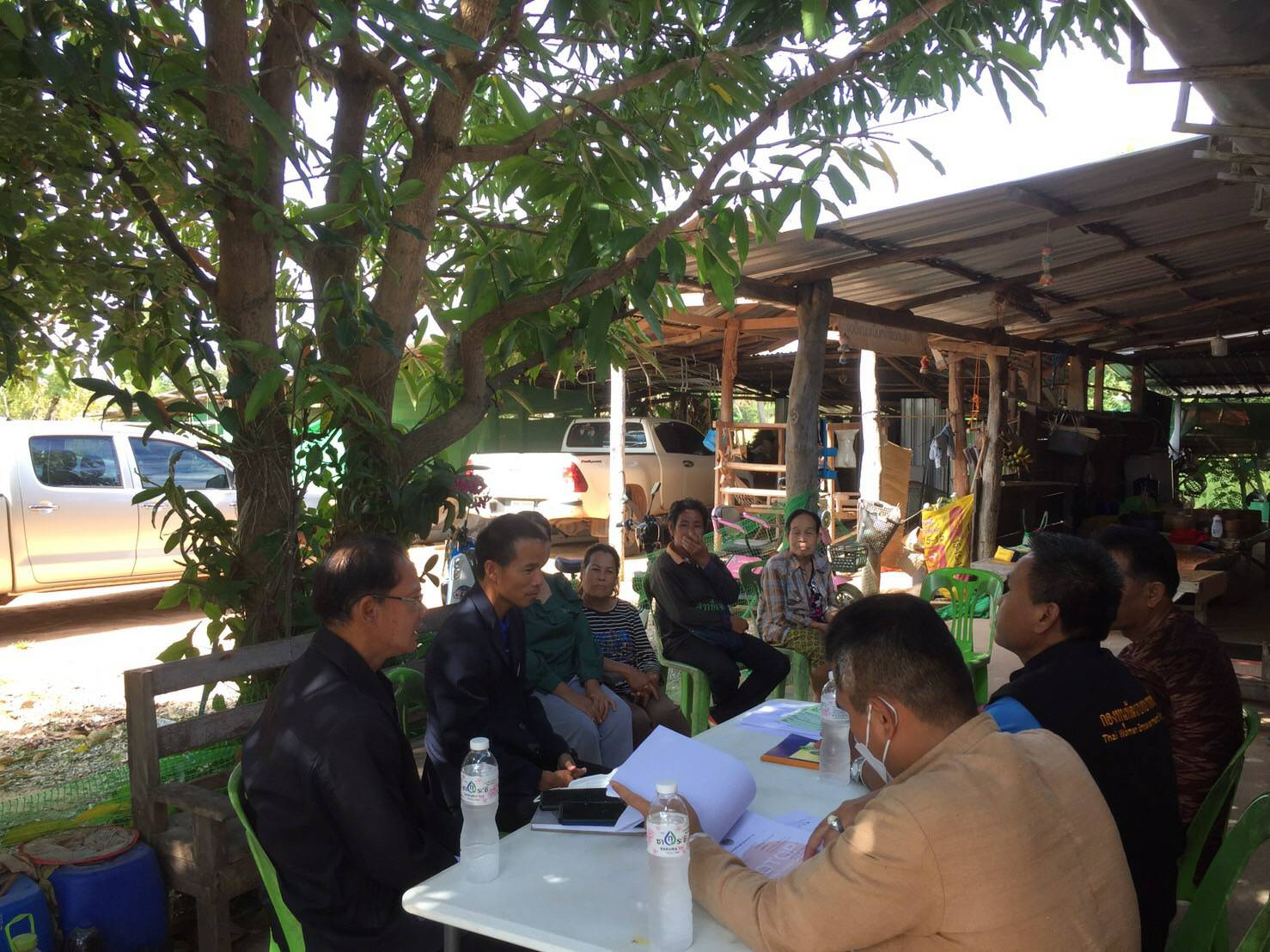 ?พช.ยโสธร ลงพื้นที่ ประชุมชี้แจงแนวทางการขอกู้ยืมเงินทุนหมุนเวียนโครงการพัฒนาองค์กรประชาชน ของกลุ่มทอผ้ามัดหมี่บ้านนาเฮือง อำเภอไทยเจริญ