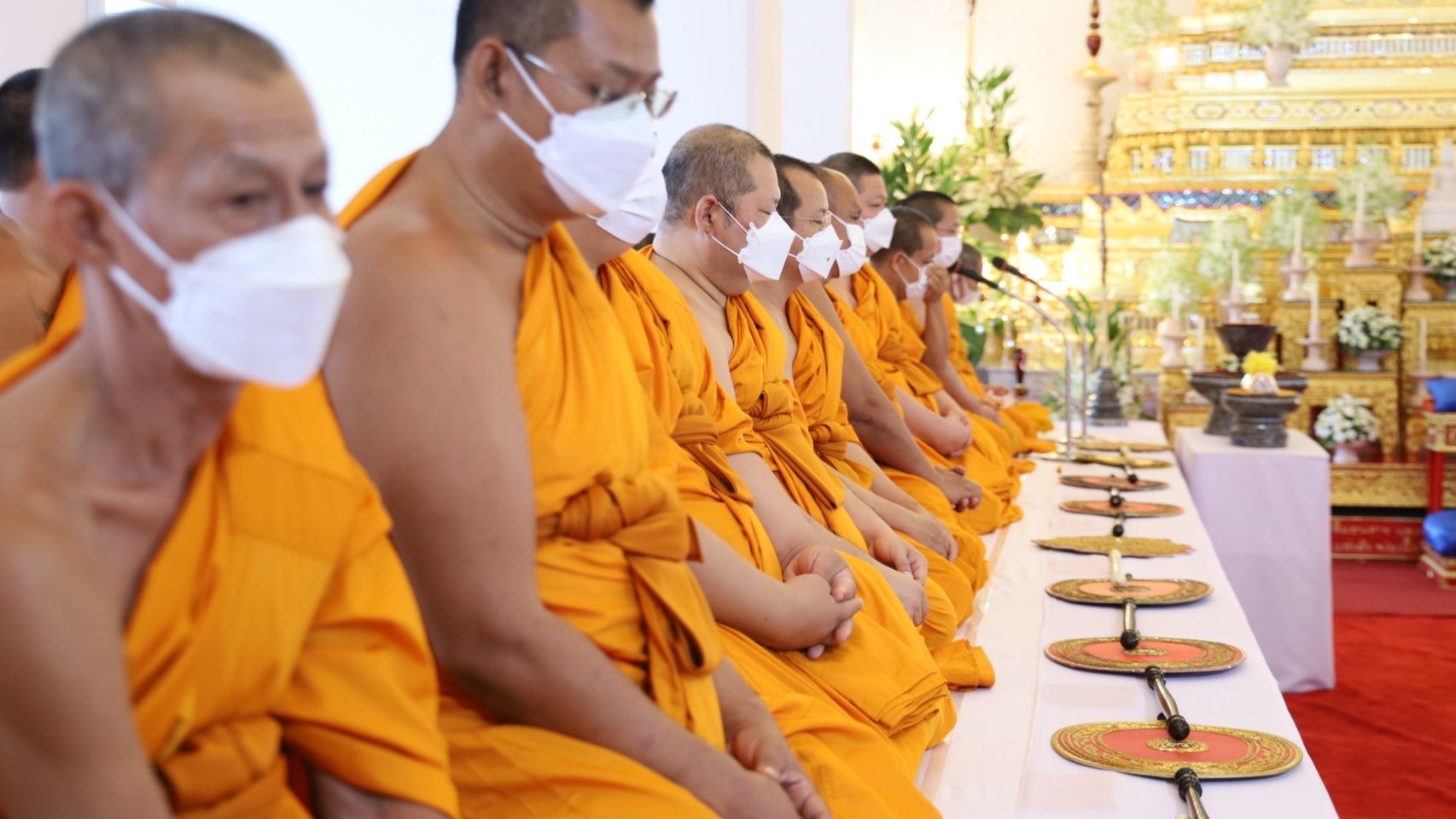 ?พช.ยโสธรร่วมพิธี ถวายผ้าพระกฐินพระราชทาน พระบาทสมเด็จพระเจ้าอยู่หัว ทรงพระกรุณาโปรดเกล้าฯ พระราชทานผ้าพระกฐิน ให้นายอรรษิษฐ์ สัมพันธรัตน์ อธิบดีกรมการพัฒนาชุมชน นำไปถวายพระสงฆ์จำพรรษากาลถ้วนไตรมาส วัดเจษฎาราม พระอารามหลวง จังหวัดสมุทรสาคร