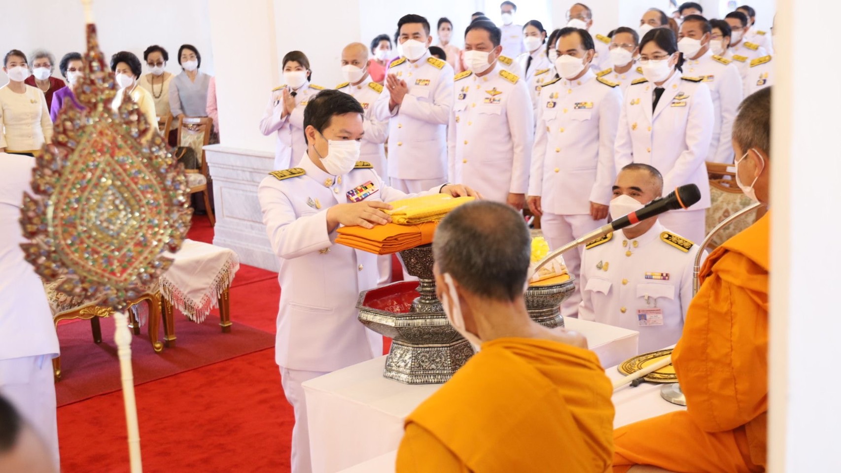 ?พช.ยโสธรร่วมพิธี ถวายผ้าพระกฐินพระราชทาน พระบาทสมเด็จพระเจ้าอยู่หัว ทรงพระกรุณาโปรดเกล้าฯ พระราชทานผ้าพระกฐิน ให้นายอรรษิษฐ์ สัมพันธรัตน์ อธิบดีกรมการพัฒนาชุมชน นำไปถวายพระสงฆ์จำพรรษากาลถ้วนไตรมาส วัดเจษฎาราม พระอารามหลวง จังหวัดสมุทรสาคร