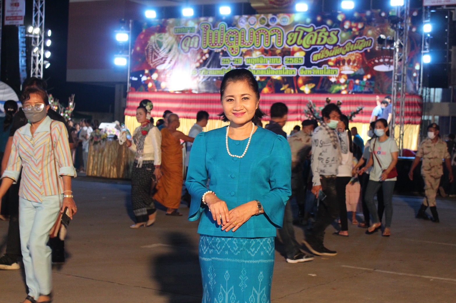 ?พช.ยโสธร ร่วมพิธีเปิดและเดินแบบชุดผ้าไทยลายตูมกาในงานเทศกาล “จุดไฟตูมกา ยโสธร”ประจำปี 2565