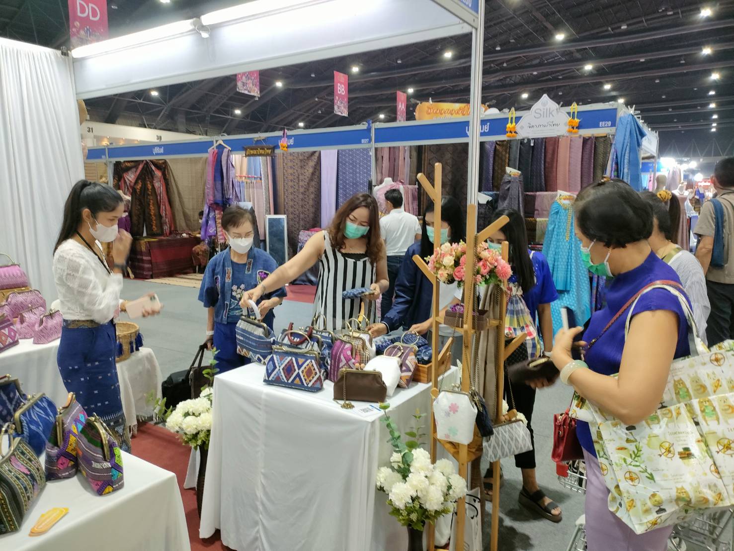 พช.ยโสธร ระดมทีม ผู้ผลิต ผู้ประกอบการ OTOP ร่วมจำหน่ายสินค้า ในงาน OTOP City 2022 ณ อาคารชาเลนเจอร์ 1-3 อิมแพ็ค เมืองทองธานี ระหว่างวันที่ 17-25 ธันวาคม 2565