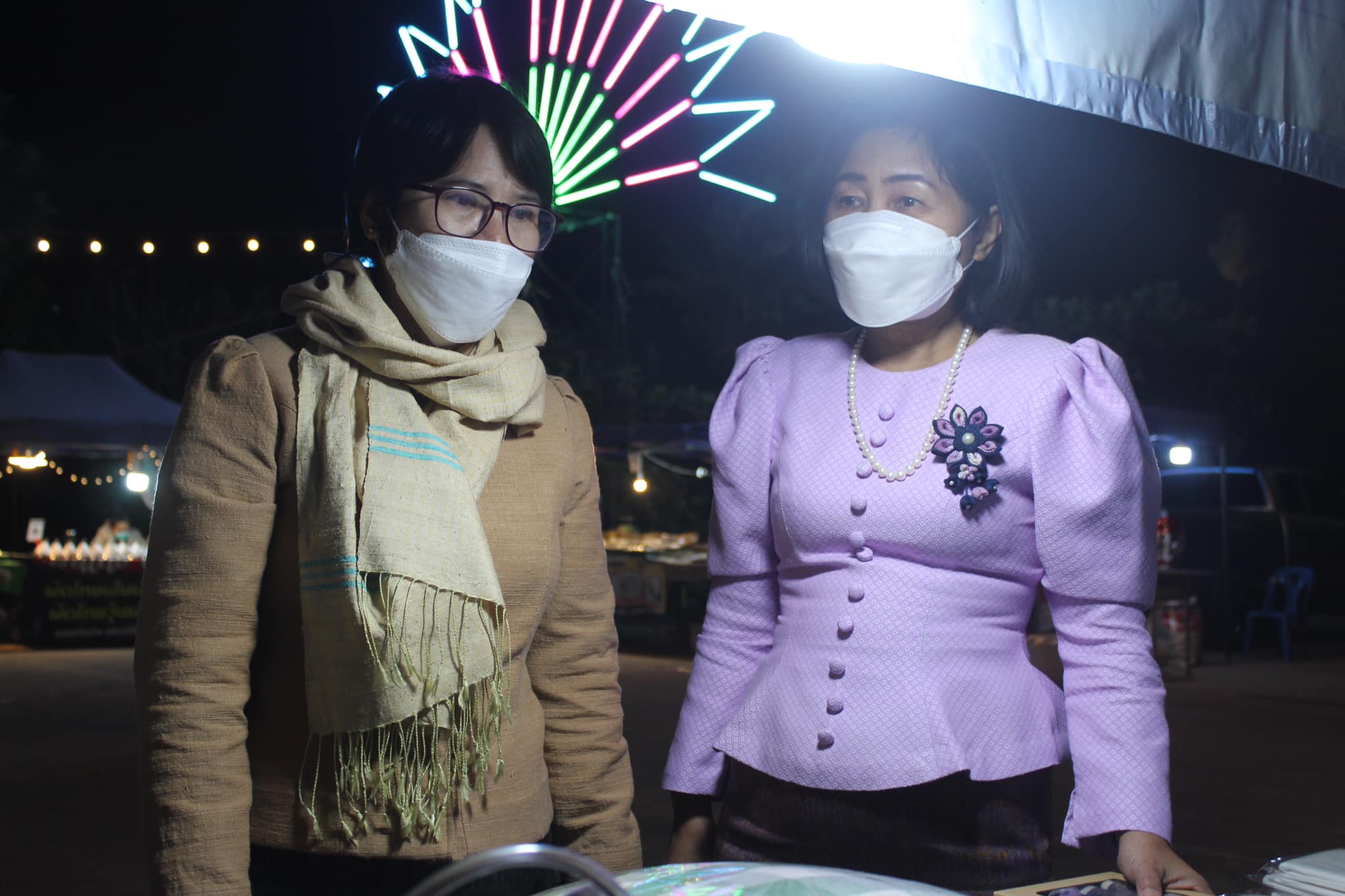 พช.ยโสธร ติดตามให้กำลังใจกลุ่มผู้ผลิต ผู้ประกอบการ OTOP ในงาน งานเทศกาลอาหารดี ดนตรีแซ่บ และบอลลูน ระหว่างวันที่ 14-18 ธันวาคม 2565 ณ ลานวิมานพญาแถน ยโสธร