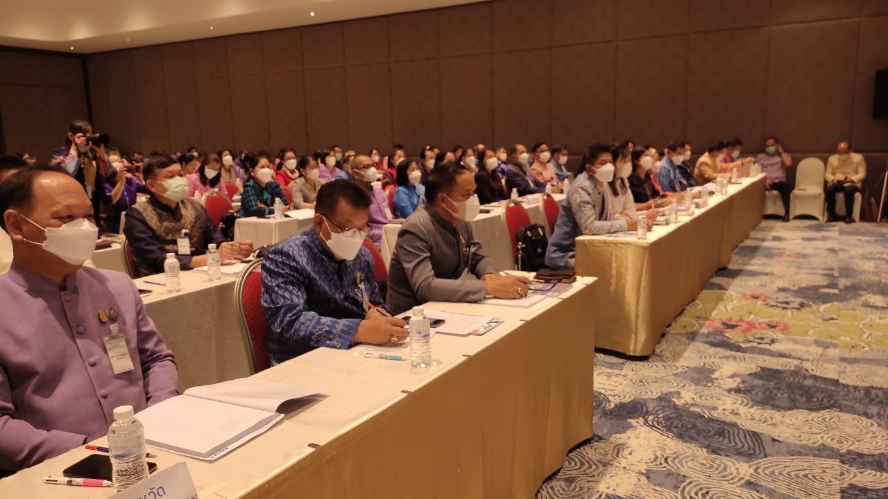 พช.ยโสธร ร่วมประชุมเชิงปฏิบัติการสร้างความเข้าใจการขับเคลื่อนการขจัดความ ยากจนในระดับพื้นที่