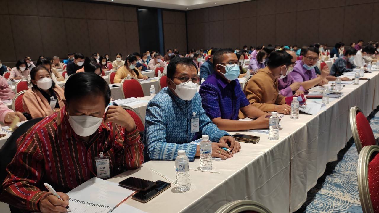 ?พช.ยโสธร ร่วมประชุมเชิงปฏิบัติการสร้างความเข้าใจการขับเคลื่อนการขจัดความ ยากจนในระดับพื้นที่ วันที่ 2