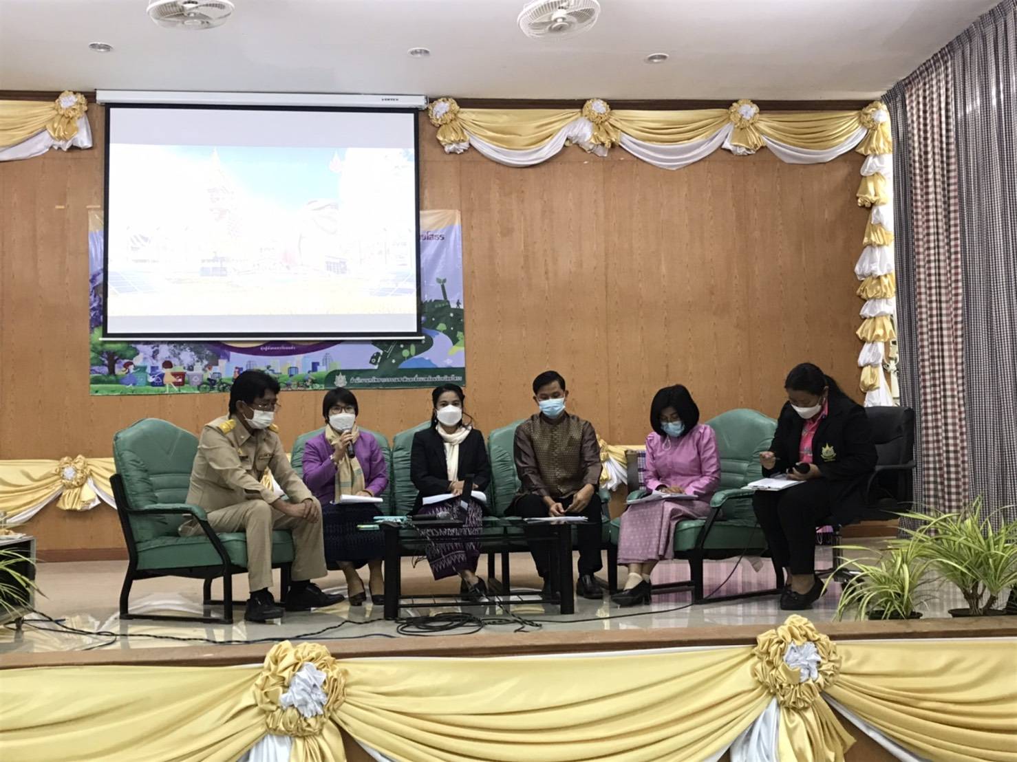 ?พช.ยโสธร ร่วมอบรมถ่ายทอดองค์ความรู้ โมเดลเศรษฐกิจใหม่ (BCG Model)