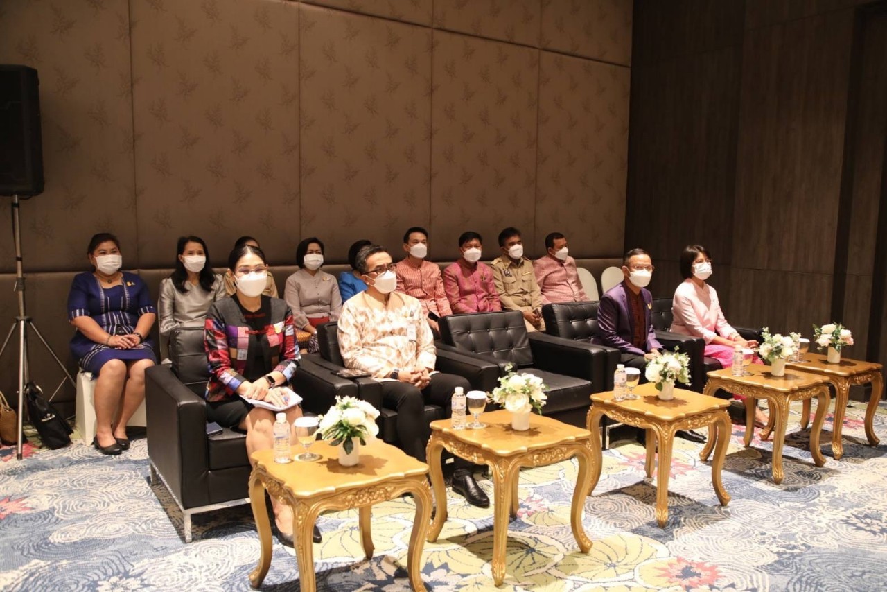 พช.ยโสธร ร่วมประชุมเชิงปฏิบัติการสร้างความเข้าใจการขับเคลื่อนการขจัดความ ยากจนในระดับพื้นที่