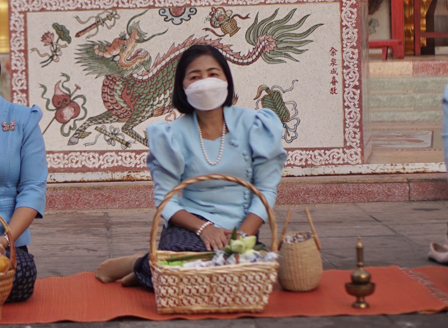 ?พช.ยโสธรร่วมทำบุญตักบาตรย้อนยุค และร่วมกันสวมใส่ผ้าไทยสีฟ้า (สีประจำจังหวัดยโสธร) ตามโครงการ “ผ้าไทยใส่ให้สนุก”