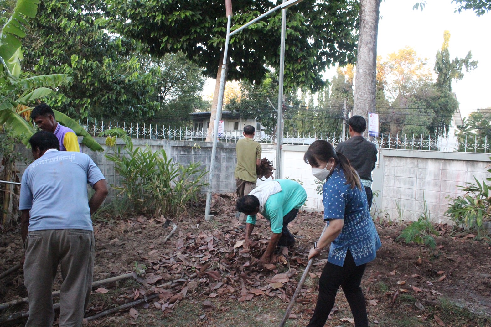 ☘️พช.ยโสธร เตรียมพื้นที่ดำเนินการปลูกผักสวนครัว ในการ น้อมนำแนวพระราชดำริของสมเด็จพระกนิษฐาธิราชเจ้า กรมสมเด็จพระเทพรัตนราชสุดาฯ สยามบรมราชกุมารี สู่ปฏิบัติการปลูกผักสวนครัว เพื่อสร้างความมั่นคงทางอาหารต่อเนื่อง