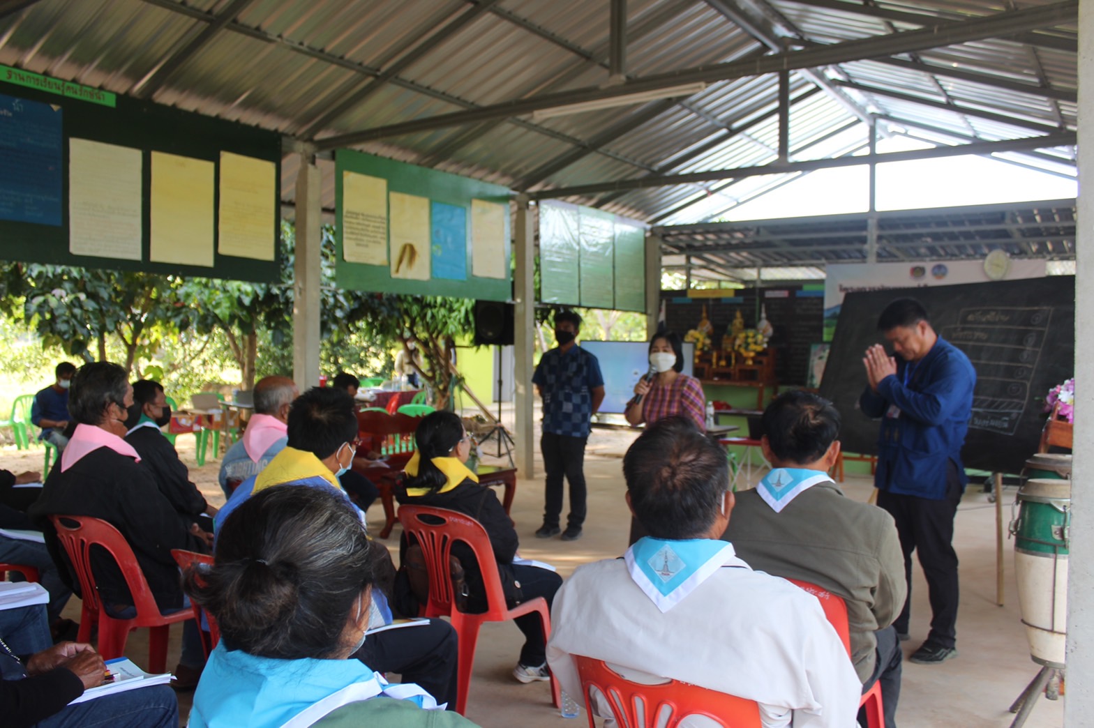 ?พช.ยโสธร ดำเนินโครงการพัฒนาหมู่บ้านเศรษฐกิจพอเพียง กิจกรรมที่ ๑ สร้างและพัฒนากลไกขับเคลื่อน ในระดับพื้นที่ ณ ศูนย์เรียนรู้ทฤษฎีใหม่รูปแบบ “โคก หนอง นา” หมู่ที่ 10 ตำบลพระเสาร์ อำเภอมหาชนะชัย จังหวัดยโสธร