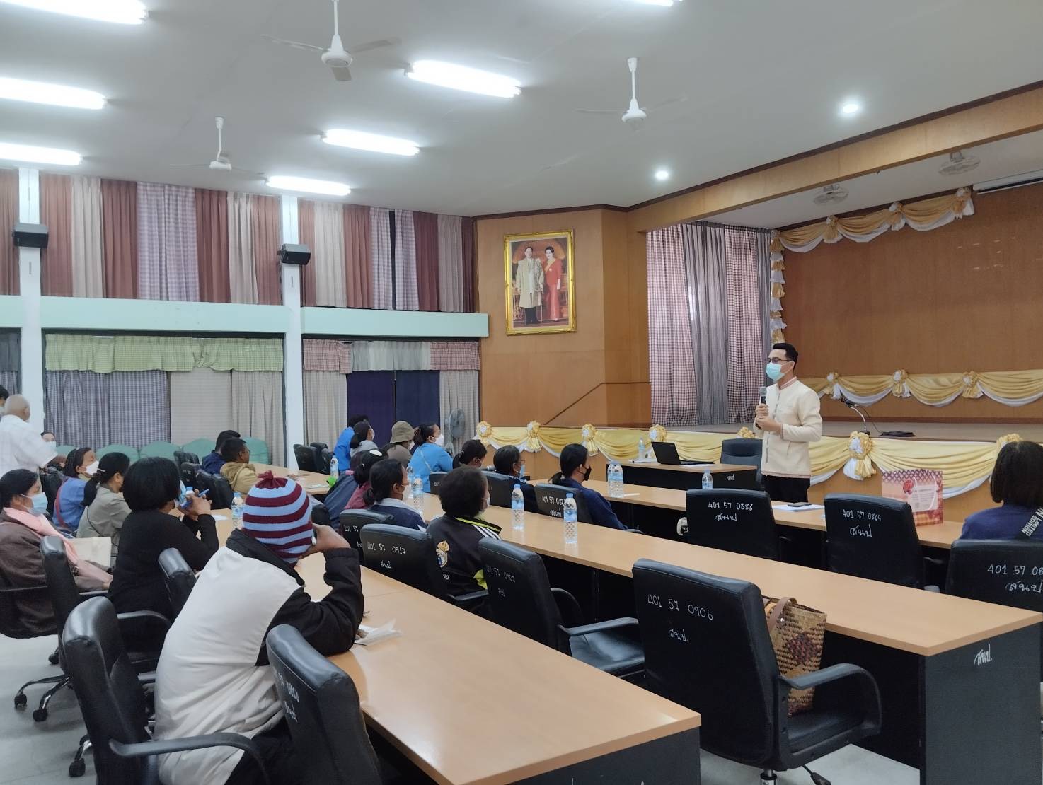 ?พช.ยโสธร่วมกับ สำนักงานสาธารณสุขจังหวัดยโสธร จัดประชุมชี้แจงสร้างความเข้าใจแนวทางการปฏิบัติของผู้ผลิต ผู้ประกอบการ OTOP ด้านสถานที่ ด้านผลิตภัณฑ์ และการโฆษณาให้กับกลุ่มผู้ผลิต ผู้ประกอบการ OTOP