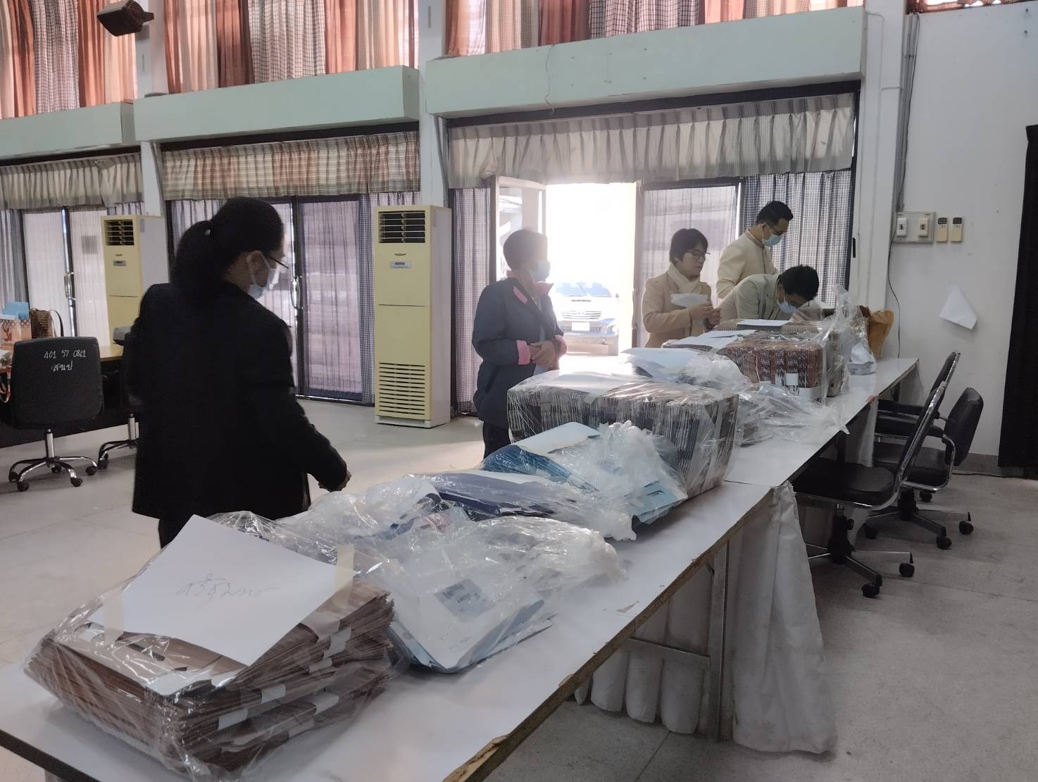 ?พช.ยโสธร่วมกับ สำนักงานสาธารณสุขจังหวัดยโสธร จัดประชุมชี้แจงสร้างความเข้าใจแนวทางการปฏิบัติของผู้ผลิต ผู้ประกอบการ OTOP ด้านสถานที่ ด้านผลิตภัณฑ์ และการโฆษณาให้กับกลุ่มผู้ผลิต ผู้ประกอบการ OTOP