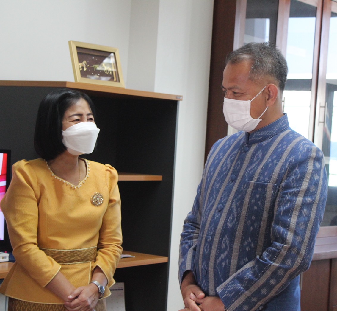 ?พช.ยโสธร แสดงความยินดี นายชัยวัฒน์ ชัยเวชพิสิฐ ปลัดจังหวัดยโสธรเนื่องในโอกาสดำรงตำแหน่งรองผู้ว่าราชการจังหวัด ร้อยเอ็ด