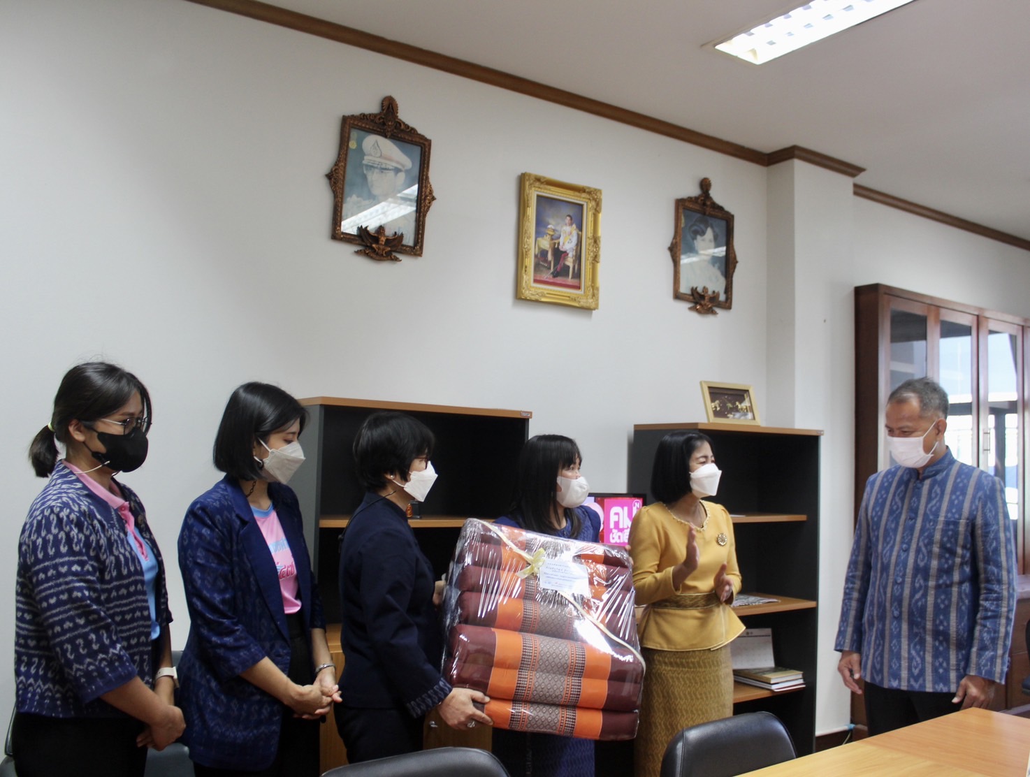 ?พช.ยโสธร แสดงความยินดี นายชัยวัฒน์ ชัยเวชพิสิฐ ปลัดจังหวัดยโสธรเนื่องในโอกาสดำรงตำแหน่งรองผู้ว่าราชการจังหวัด ร้อยเอ็ด