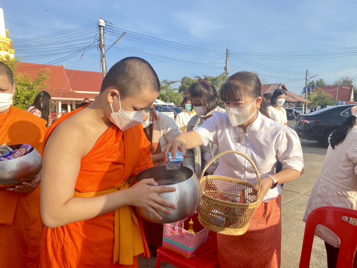 ?พช.ยโสธร ร่วมกิจกรรมทำบุญ ตักบาตรพระสงฆ์ เพื่อถวายพระราชกุศลสมเด็จพระเจ้าลูกเธอ เจ้าฟ้าพัชรกิติยาภา นเรนทิราเทพยวดี กรมหลวงราชสาริณีสิริพัชร มหาวัชรราชธิดา