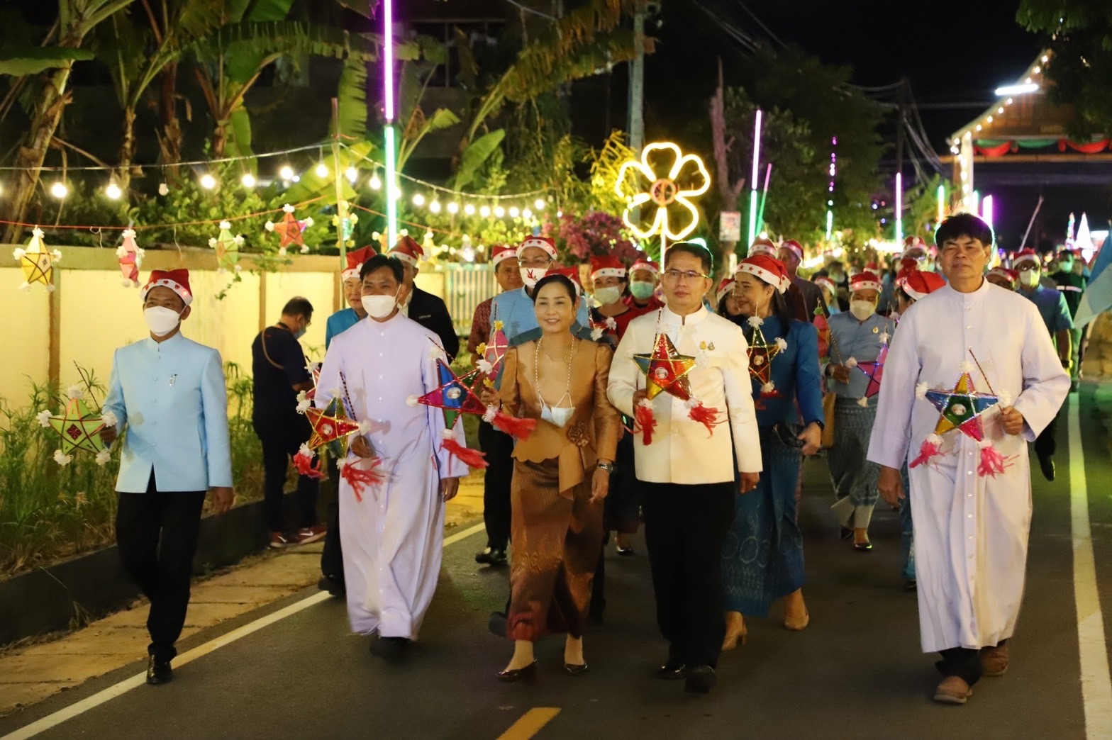 ?พช.ยโสธร ร่วมงานประเพณีแห่ดาวเทศกาลคริสต์มาส ส่งเสริมการท่องเที่ยวกระตุ้นเศรษฐกิจในพื้นที่อำเภอไทยเจริญ จังหวัดยโสธร