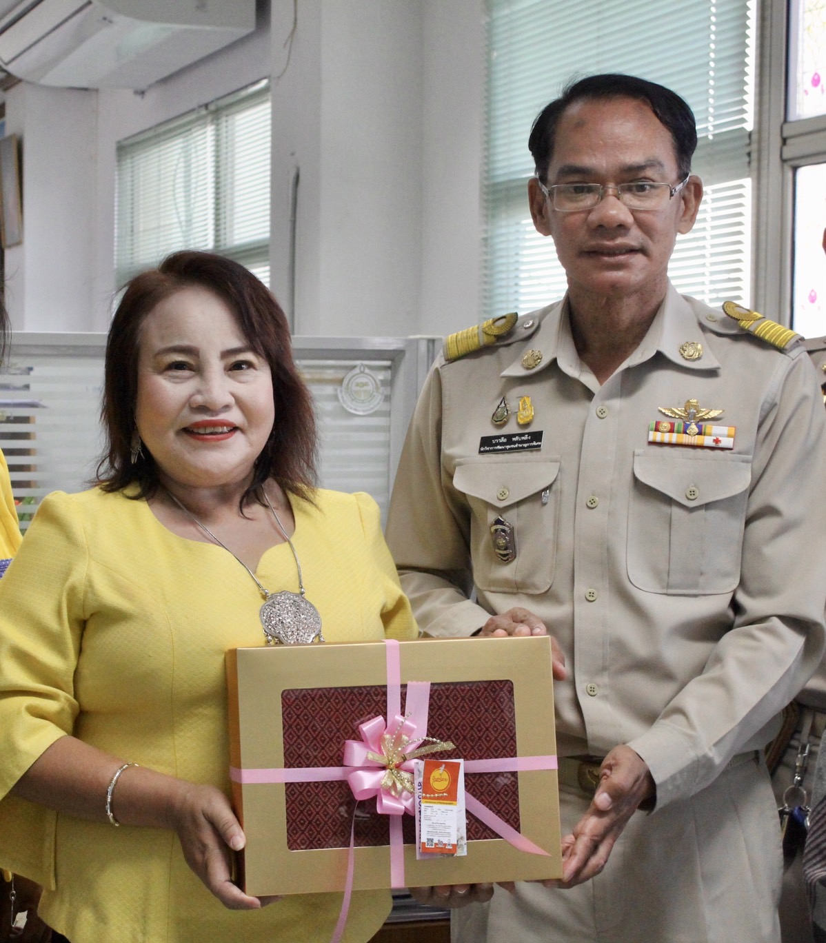 ?ทีมงานสำนักงานพัฒนาชุมชนอำเภอเลิงนกทา ร่วมอวยพรปีใหม่ 2566 พัฒนาการจังหวัดยโสธร