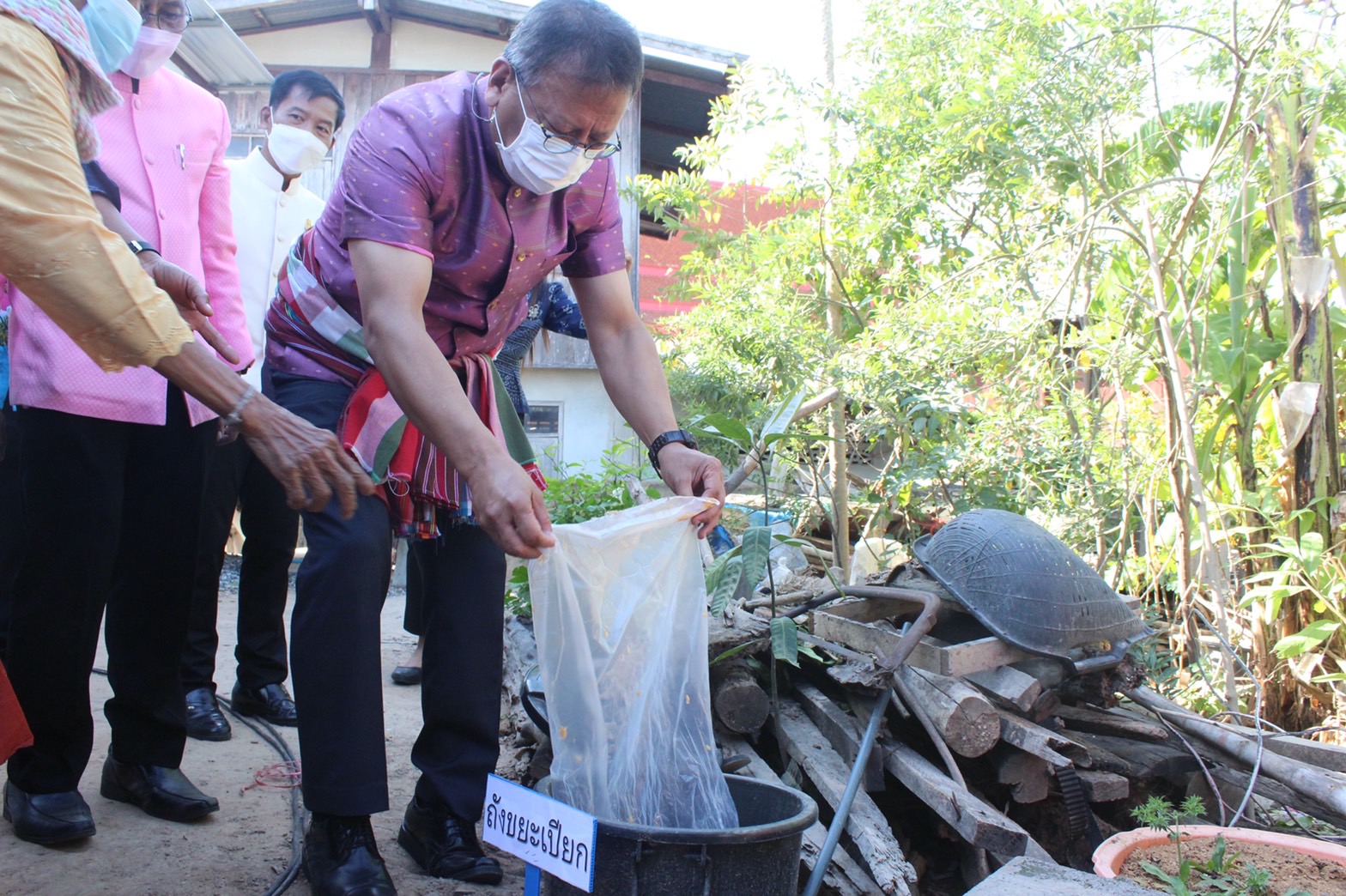 ?พช.ยโสธร ส่งมอบบ้านครัวเรือนตามโครงการบ้านห่วงใยจากใจ GLO ประจำปี 2565