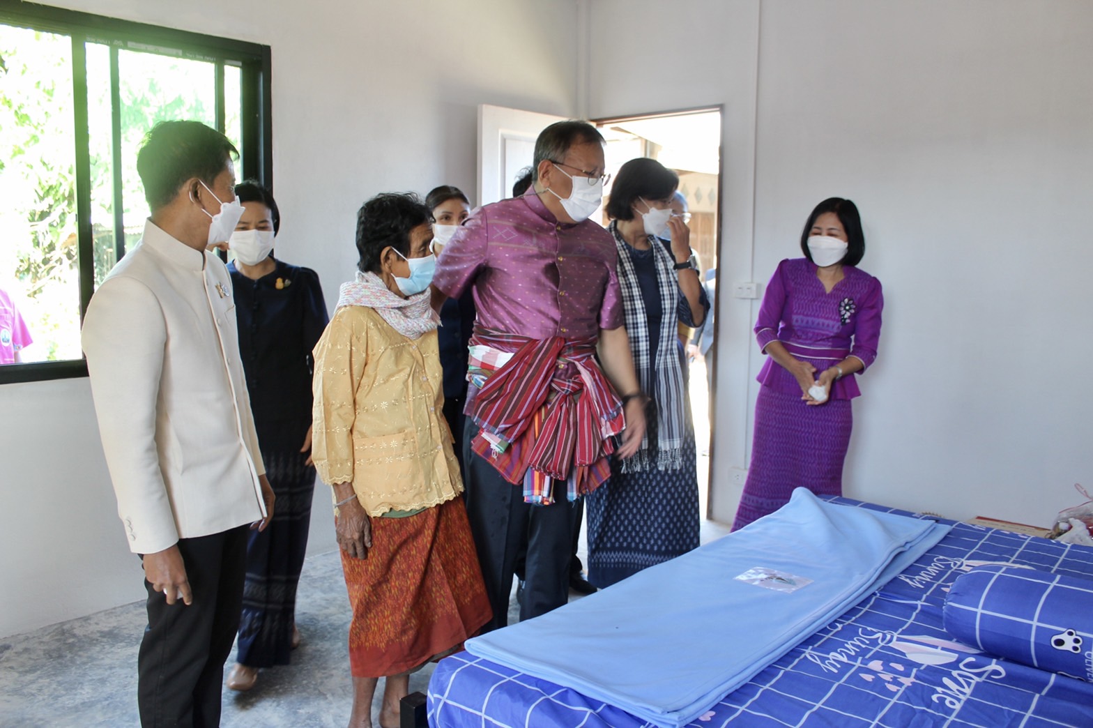 ?พช.ยโสธร ส่งมอบบ้านครัวเรือนตามโครงการบ้านห่วงใยจากใจ GLO ประจำปี 2565