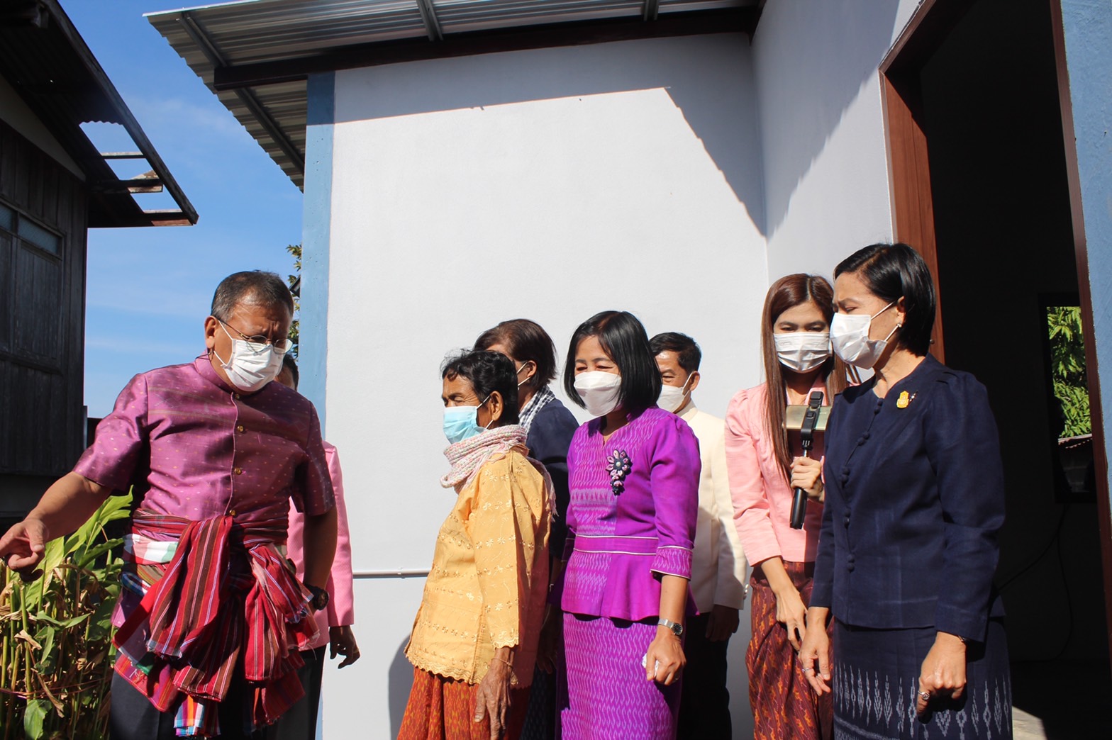 ?พช.ยโสธร ส่งมอบบ้านครัวเรือนตามโครงการบ้านห่วงใยจากใจ GLO ประจำปี 2565