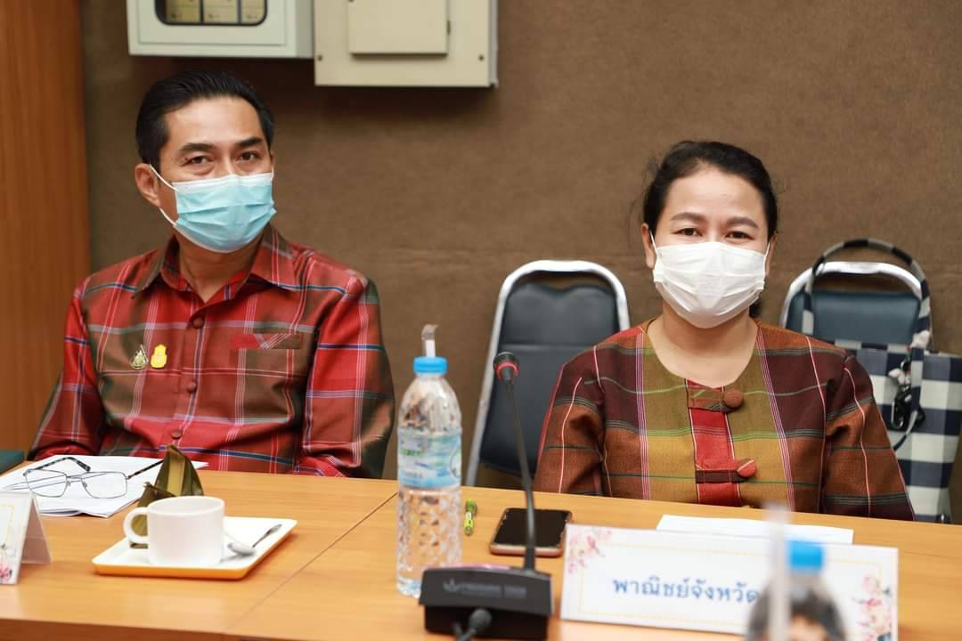 พช.ยโสธร ร่วมประชุมคณะกรรมการฝ่ายจัดทำ จำหน่ายของระลึกการจัดงานสถาปนาจังหวัดยโสธร ประจำปี 2566 เห็นชอบให้นำสินค้า OTOP ของจังหวัดเป็นของที่ระลึกในงานสถาปนา “51 ปีจังหวัดยโสธร”