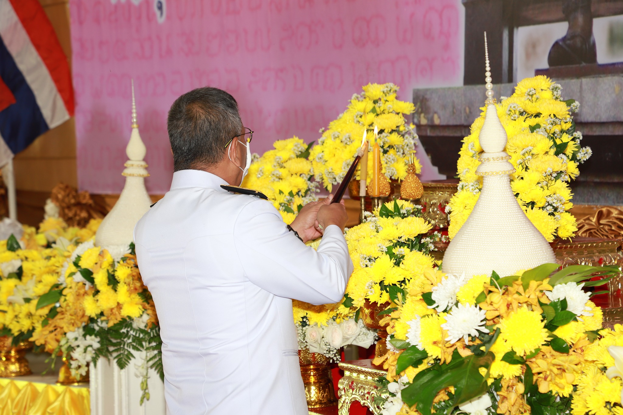 พช.ยโสธร  ร่วมพิธีวางพานพุ่มถวายราชสักการะ เนื่องในวันพ่อขุนรามคำแหงมหาราช ประจำปี 2566