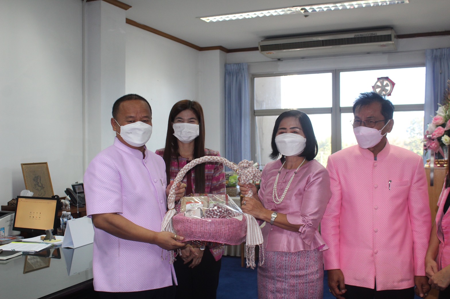 ?ทีมพช.ยโสธร เข้าอวยพรผู้ว่าราชการจังหวัดเนื่องในโอกาสวันขึ้น ปีใหม่ พ.ศ.2566