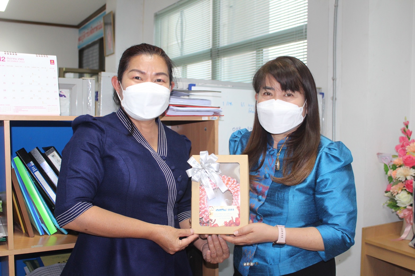 ?ทีมงานสำนักงานพัฒนาชุมชนอำเภอทรายมูลและพัฒนาการอำเภอกุดชุม ร่วมอวยพรปีใหม่ 2566 พัฒนาการจังหวัดยโสธร