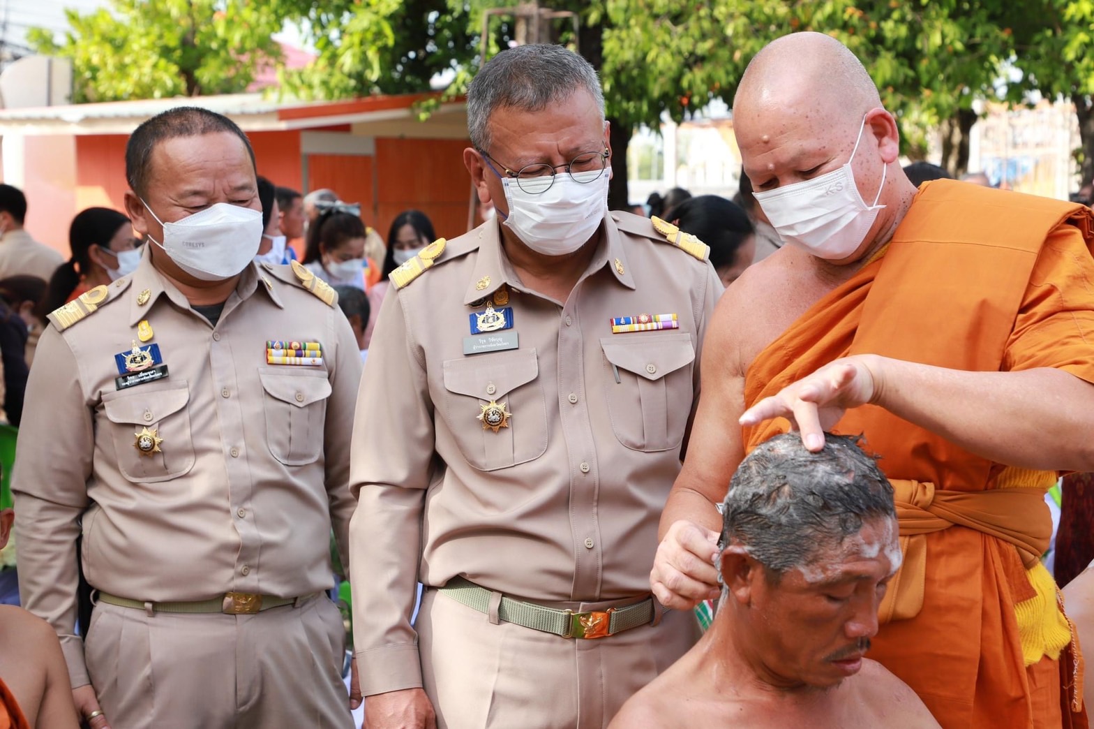 ?พช. ยโสธร ร่วมพิธีปลงผมนาคตามโครงการบรรพชาอุปสมบท 99 รูป ถวายพระพรชัยมงคล แด่สมเด็จพระเจ้าลูกเธอ เจ้าฟ้าพัชรกิติยาภา นเรนทิราเทพยวดี กรมหลวงราชสาริณีสิริพัชร มหาวัชรราชธิดา